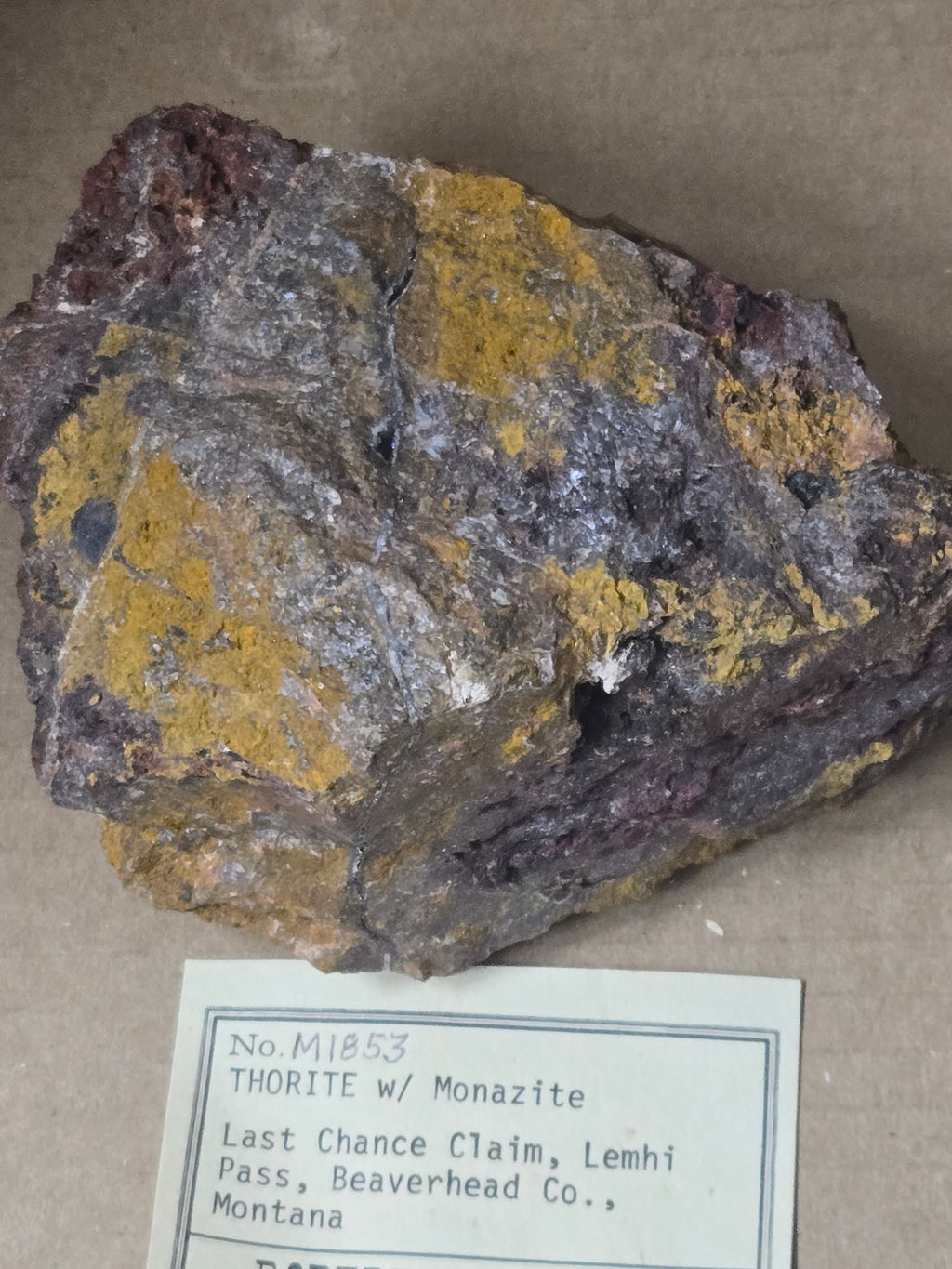 Thorite with monazite