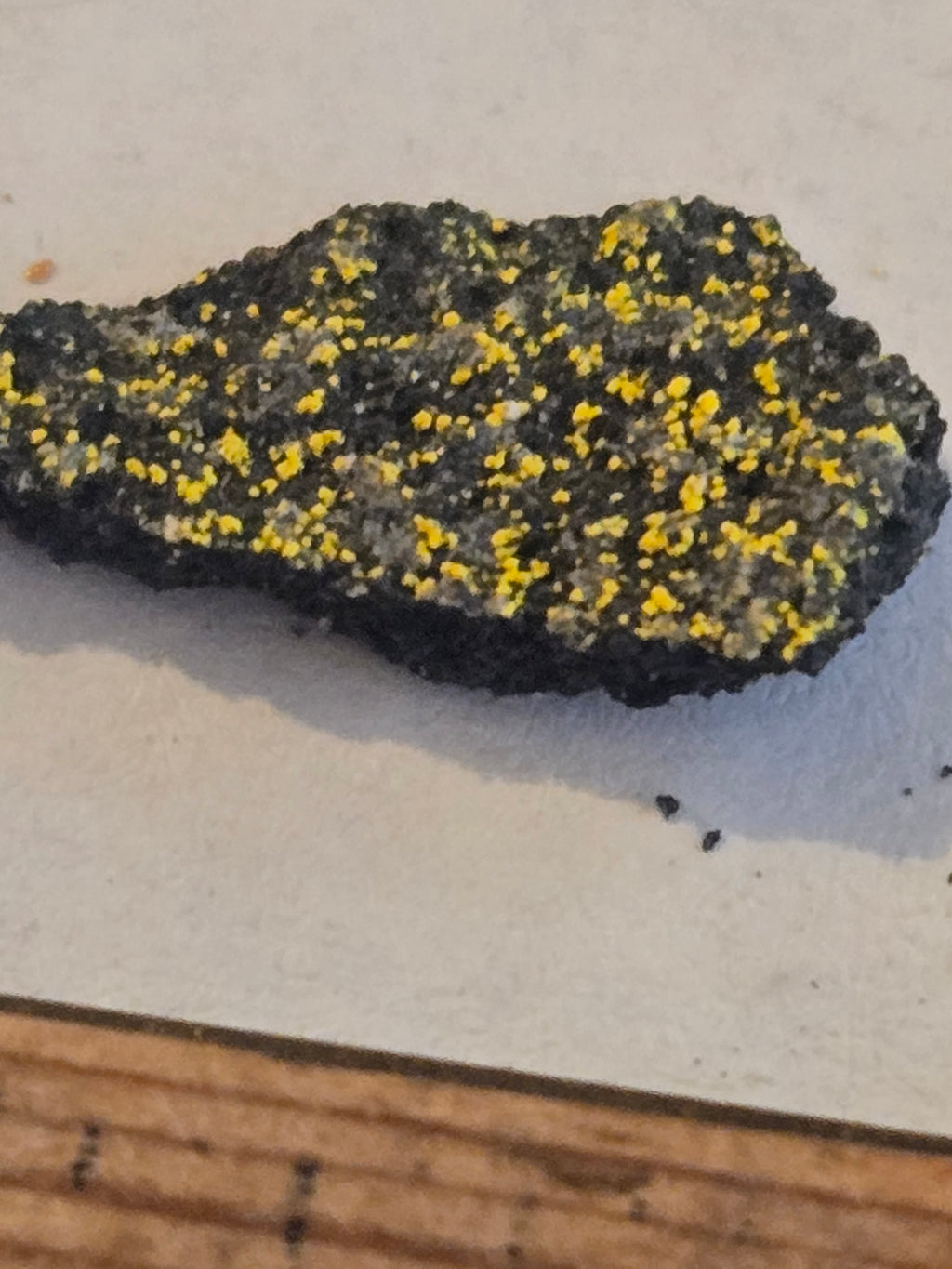 Zippeite on coffinite
