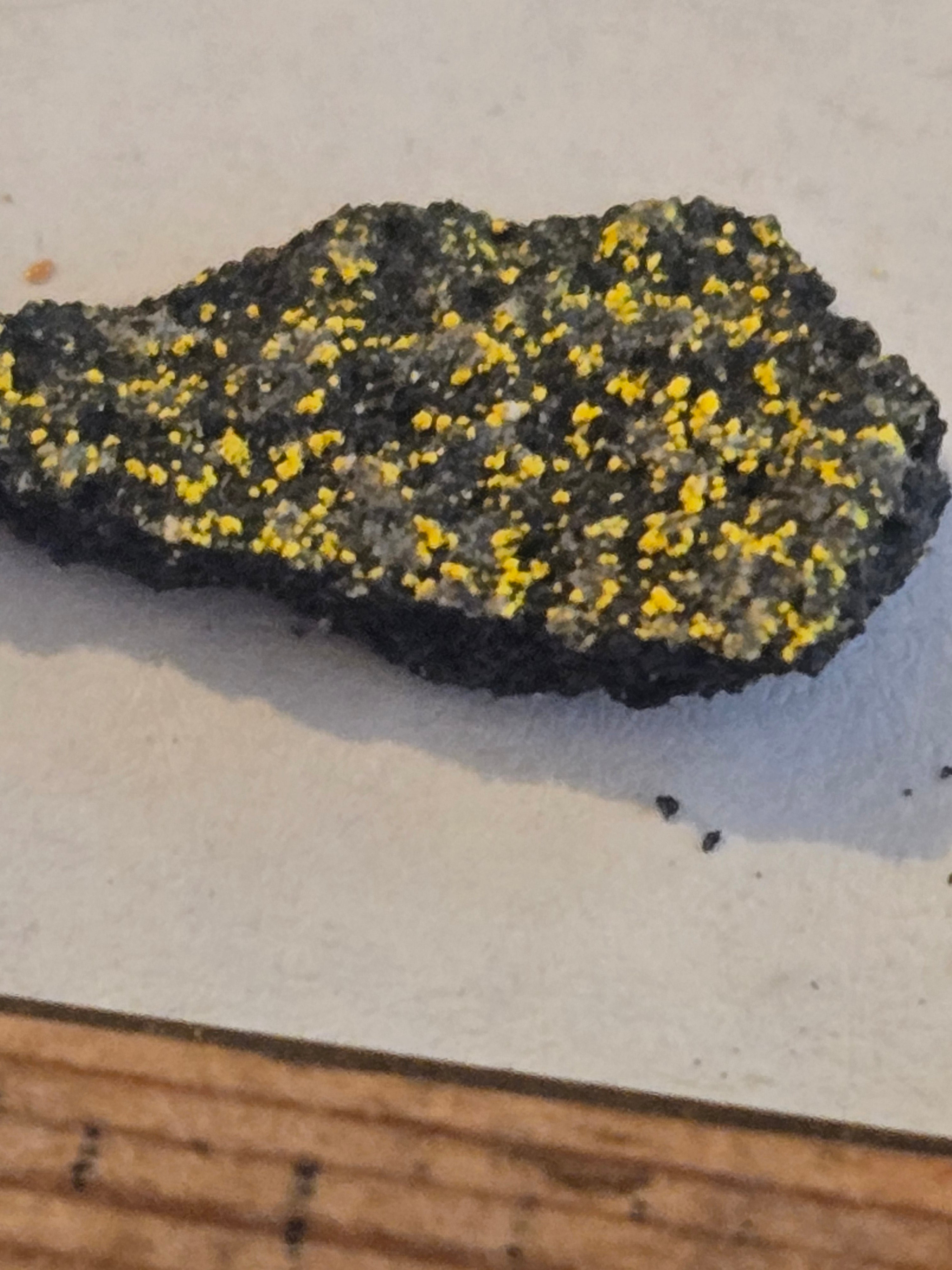 Zippeite on coffinite