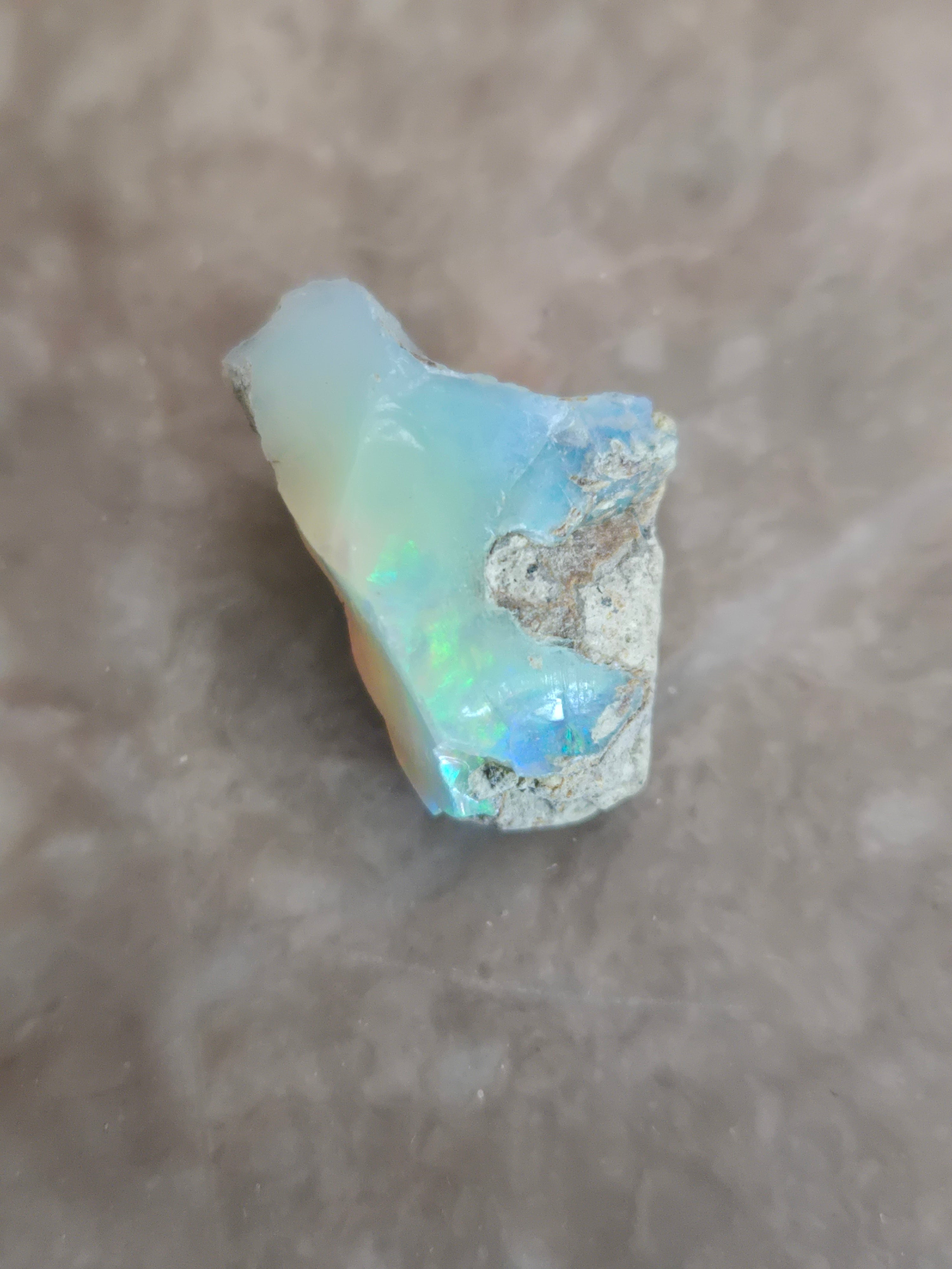 Welo opal rough