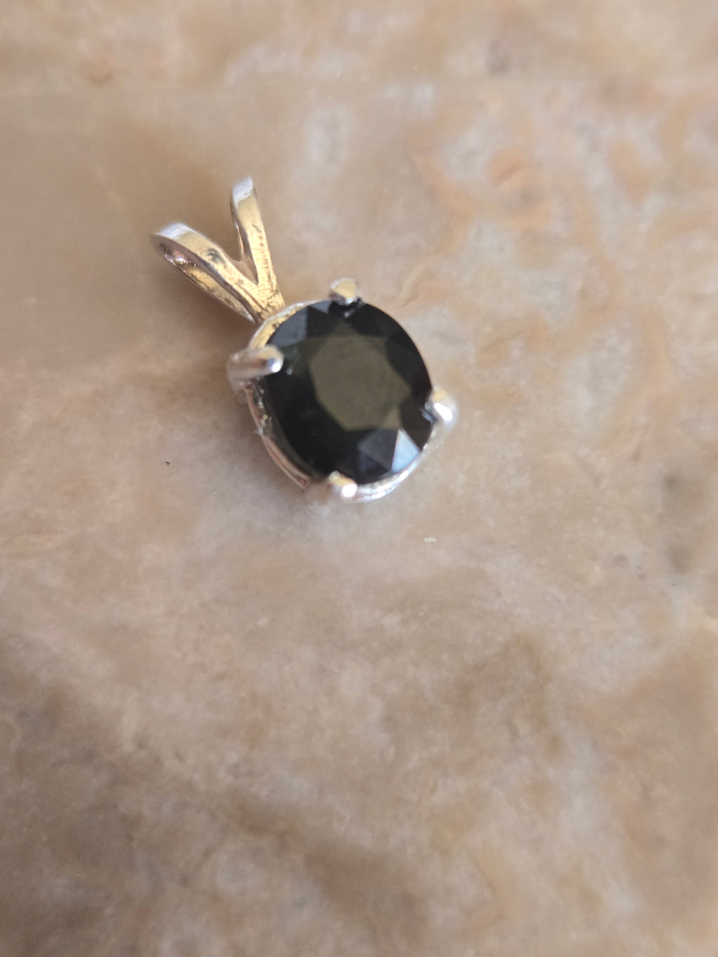 Sapphire oval pendant