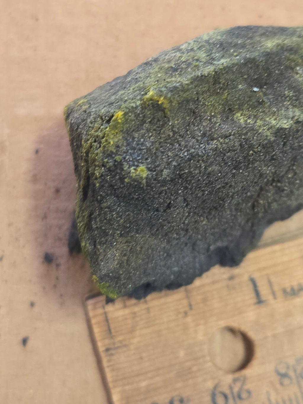 Lasalite on corvusite