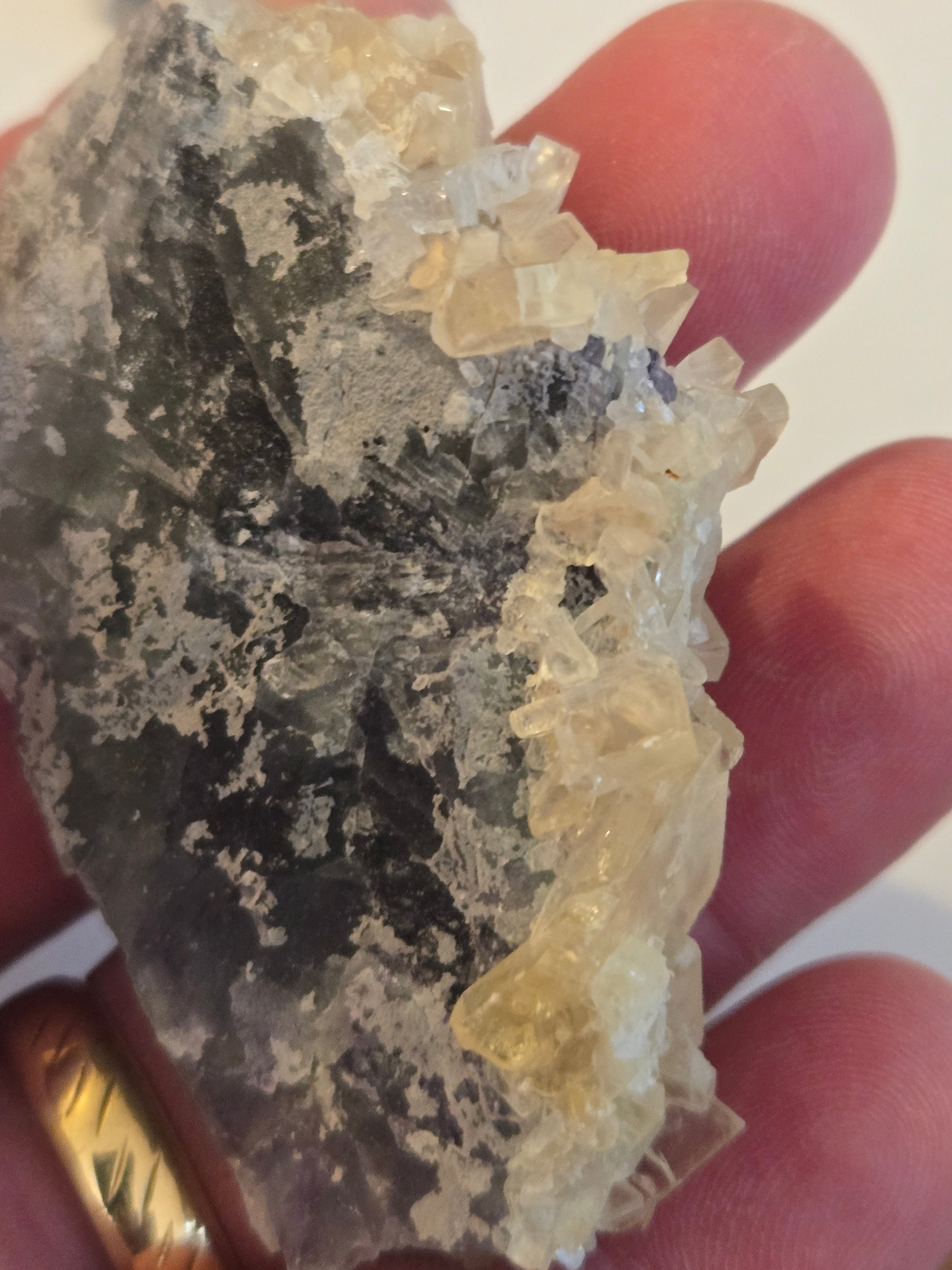 Barite on fluorite