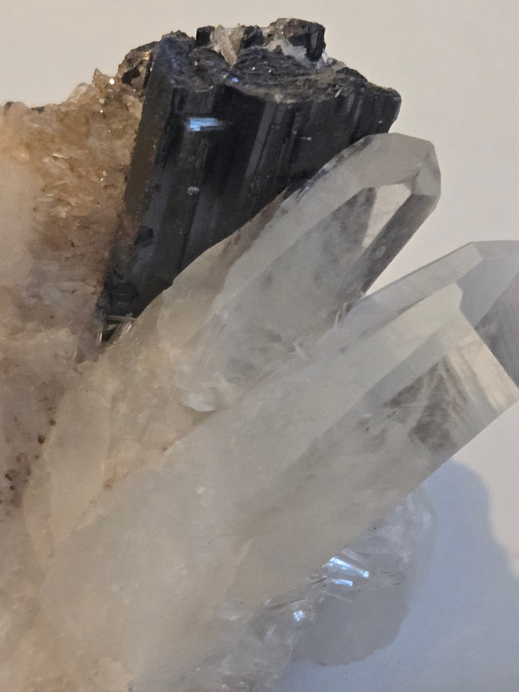 Hubnerite in quartz