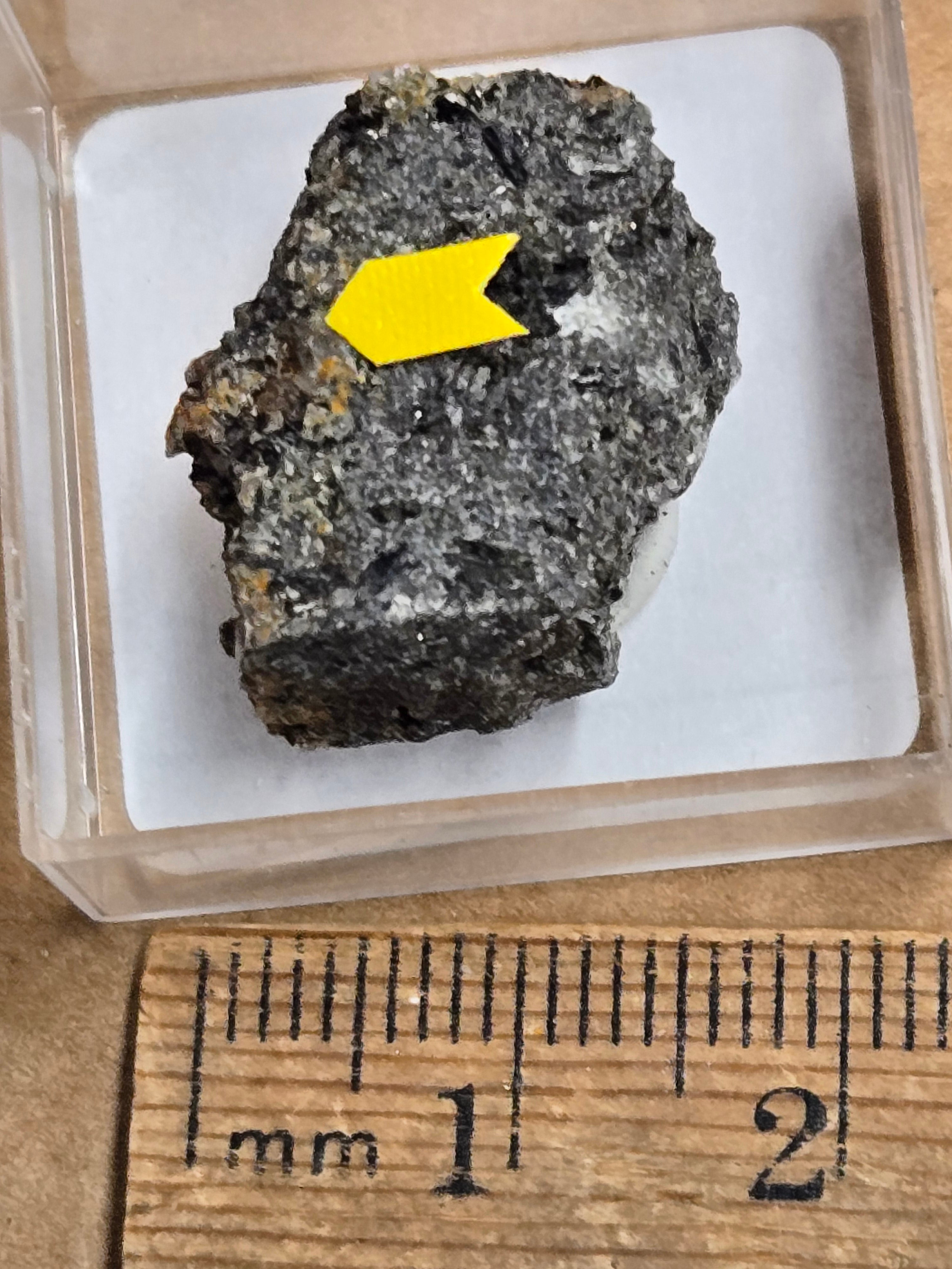 Gunterblassite w pyroxene