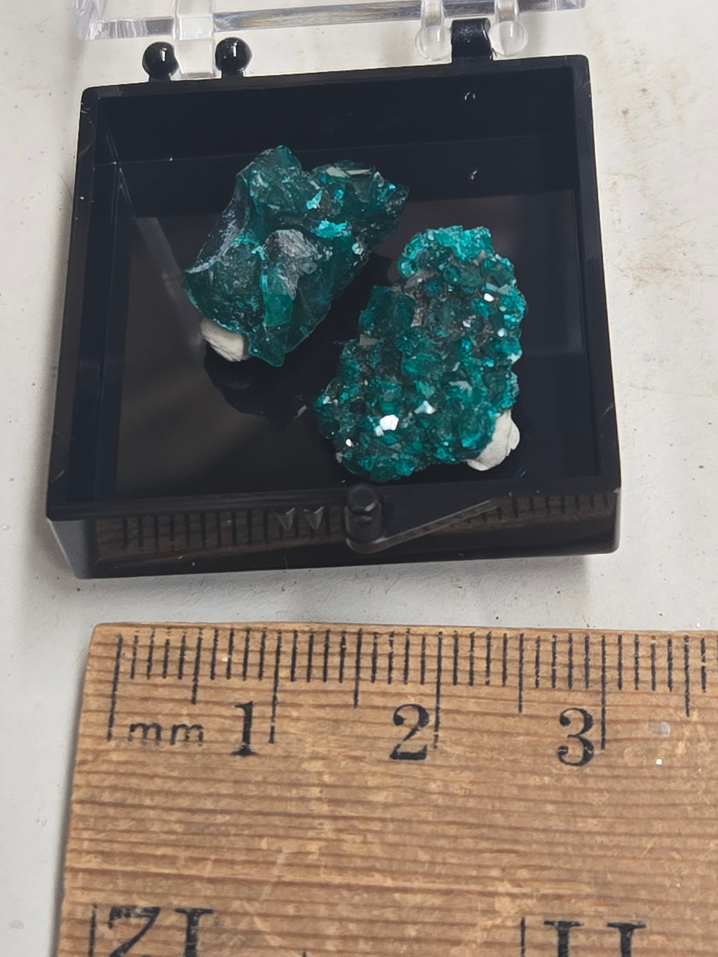 Dioptase specimen