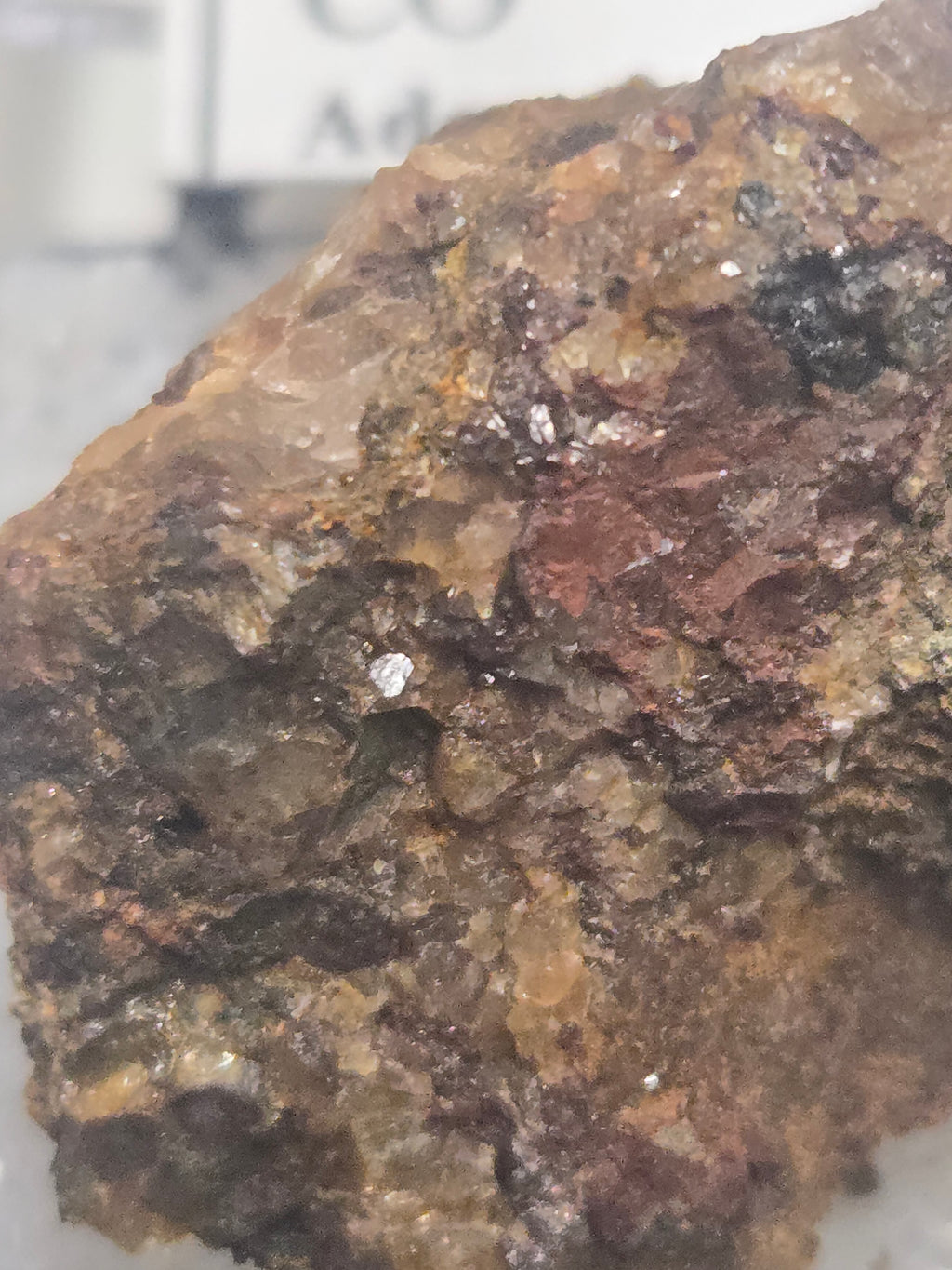 Thorite with zircon