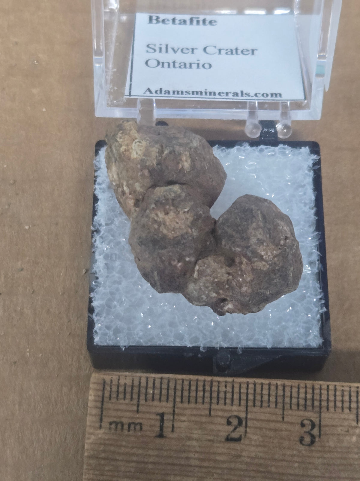 Betafite crystals