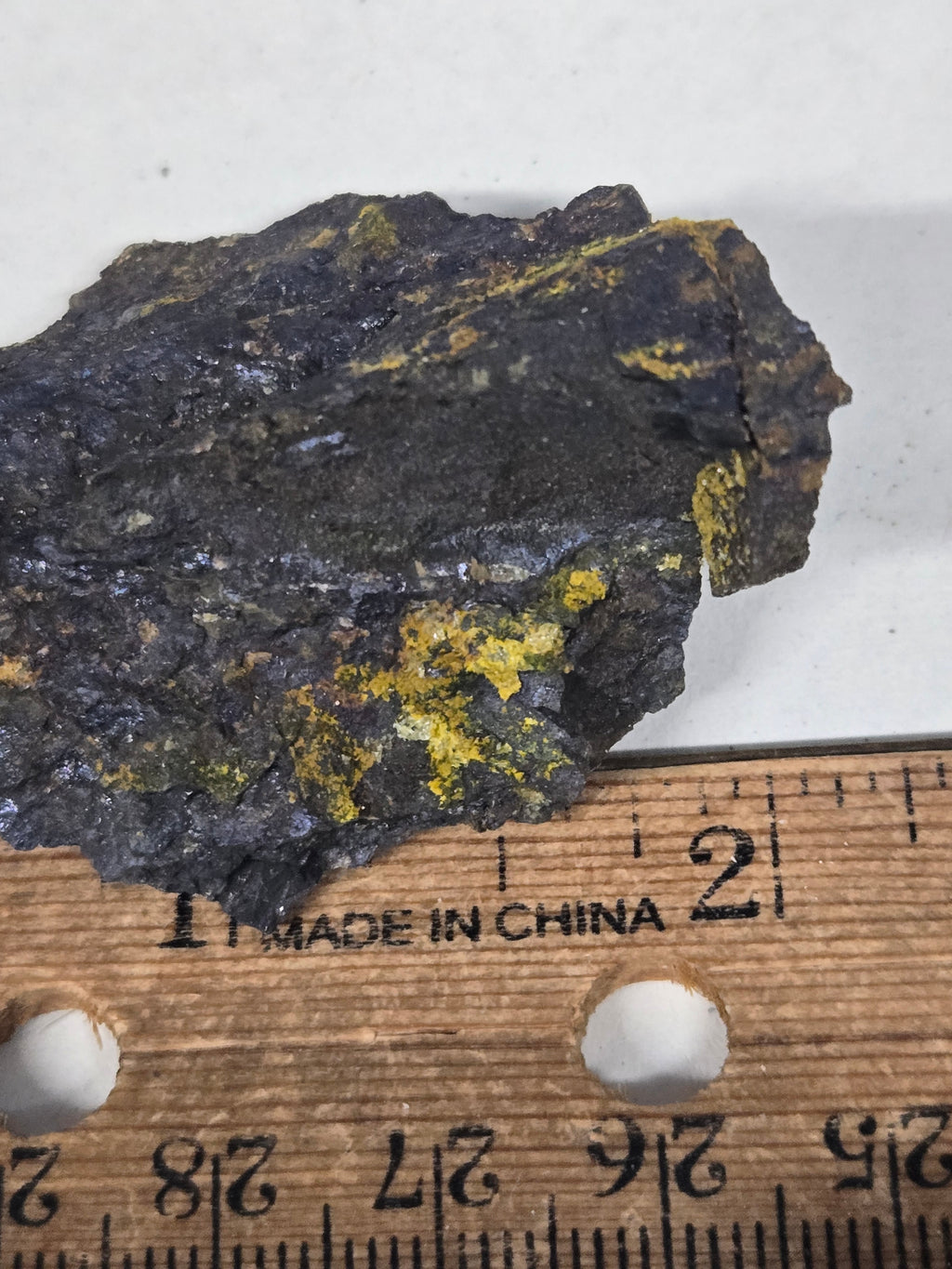 Uraninite coffinite corvusite