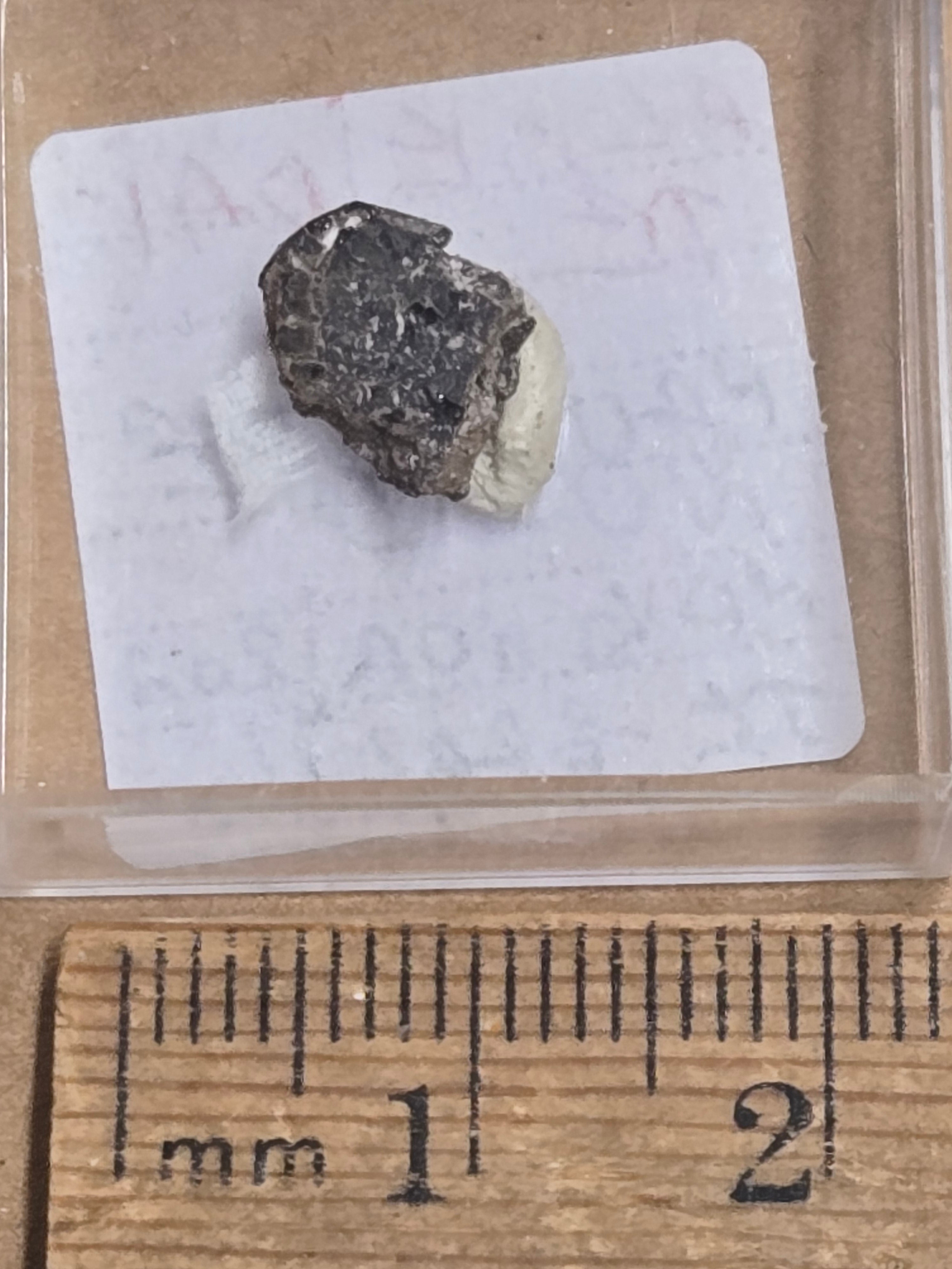 Almeidaite
