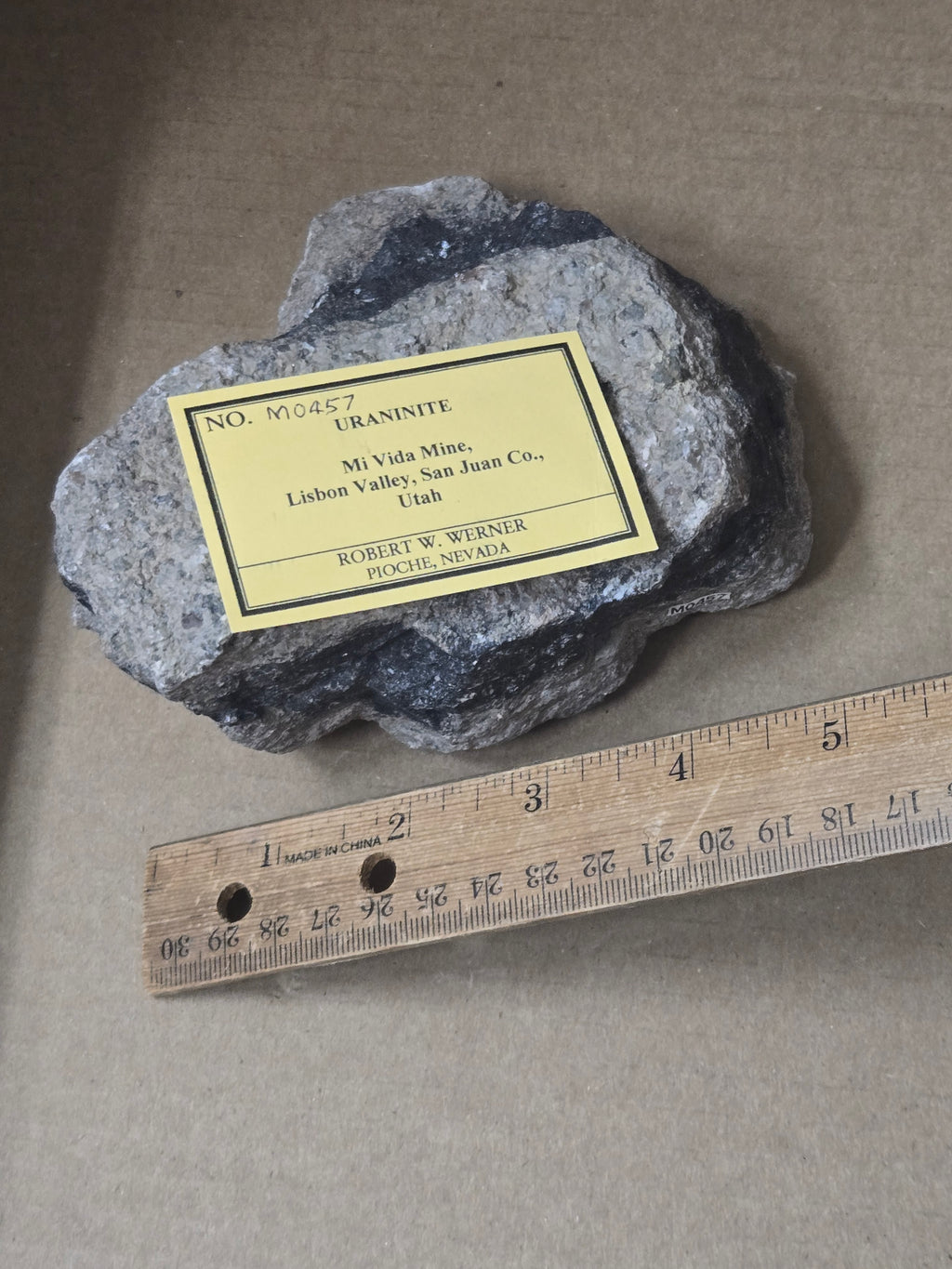 Uraninite specimen