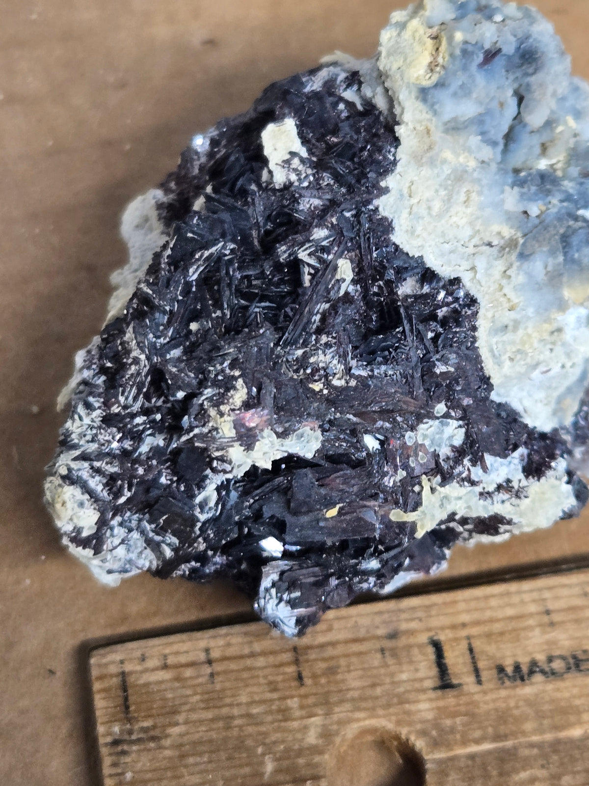 Hubnerite