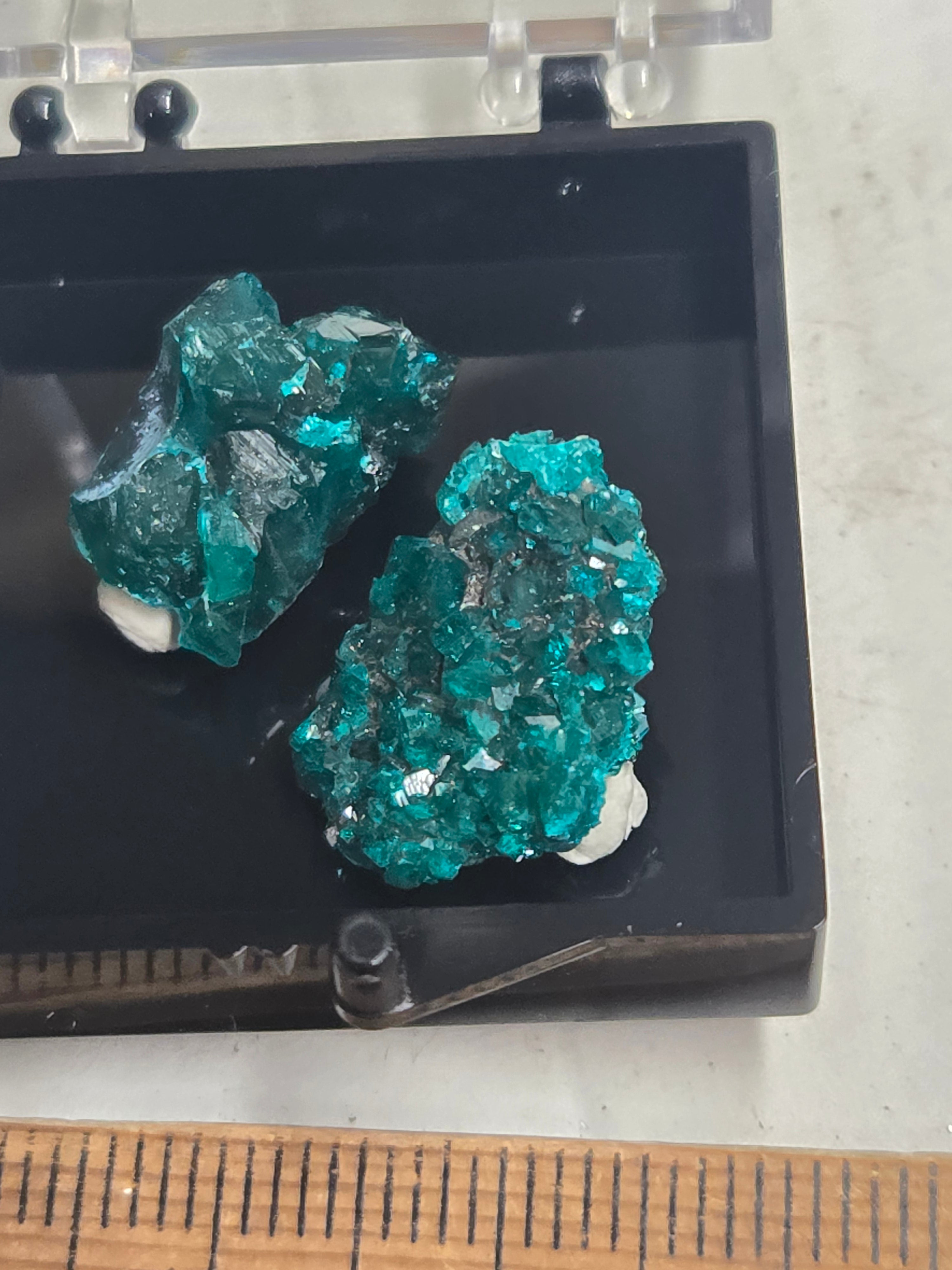 Dioptase specimen