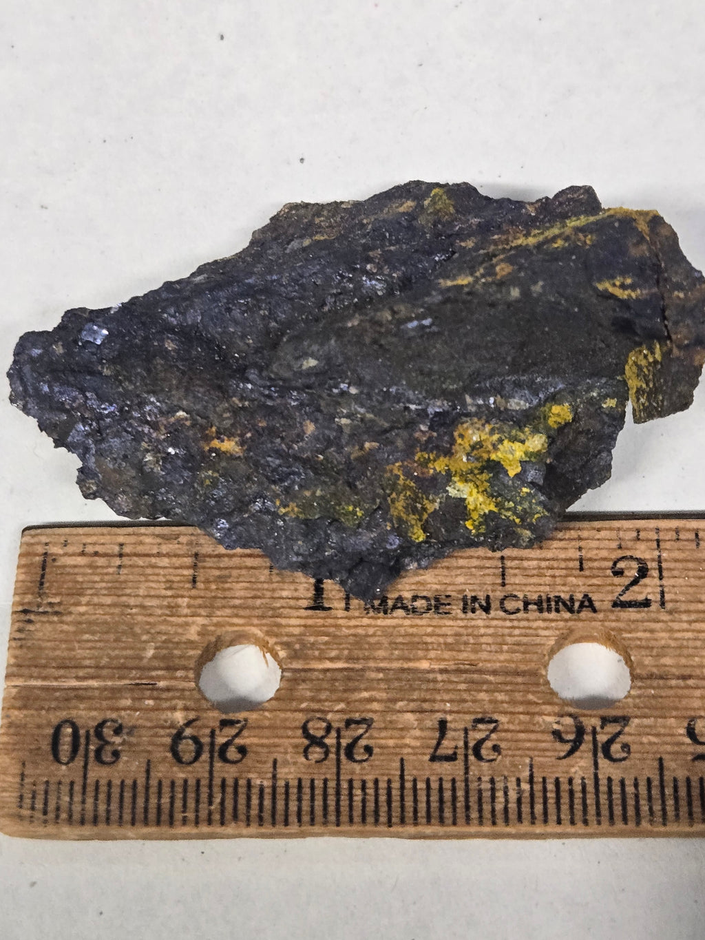 Uraninite coffinite corvusite