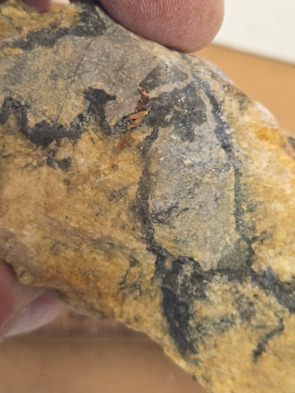 Fluorbritholite Ce
