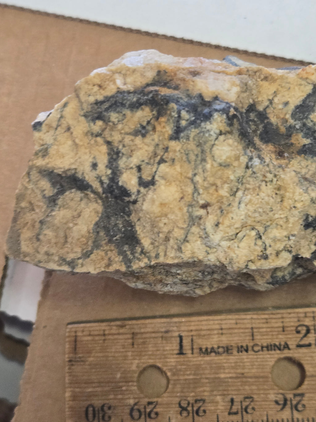 Fluorbritholite Ce