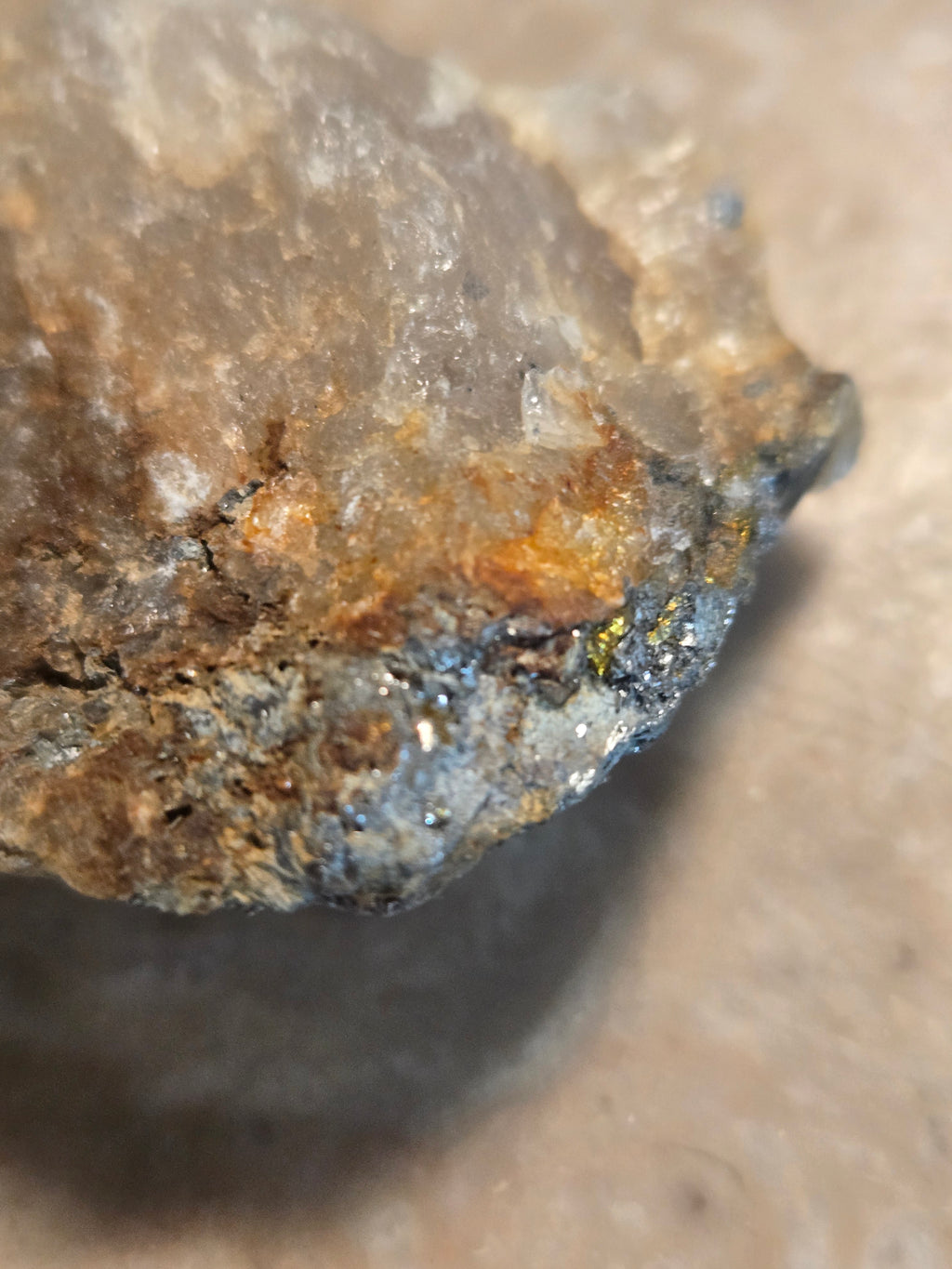 Aikinite gladite