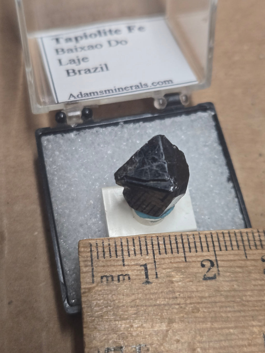 Tapiolite Fe