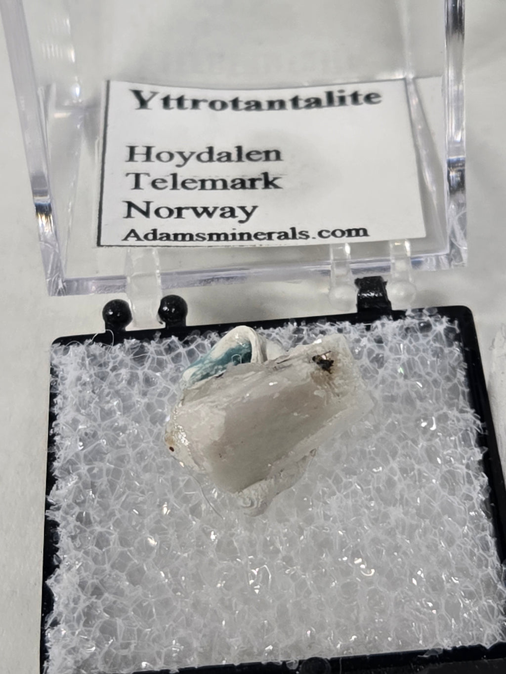 Yttrotantalite