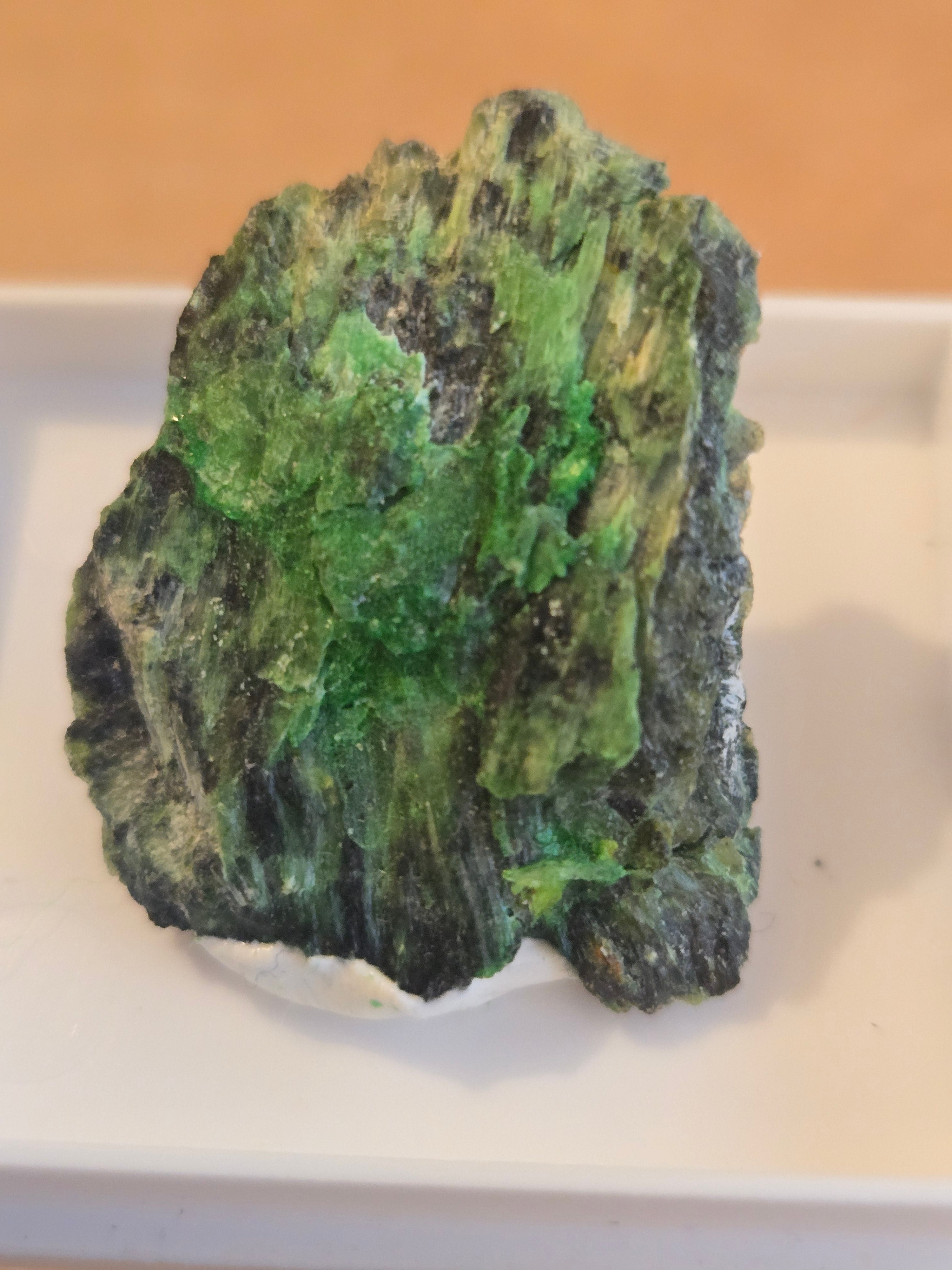 Hellyerite