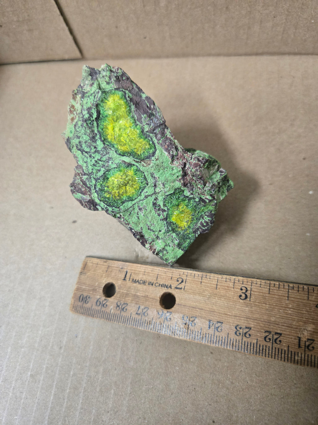 Cuprosklodowksite with kasolite