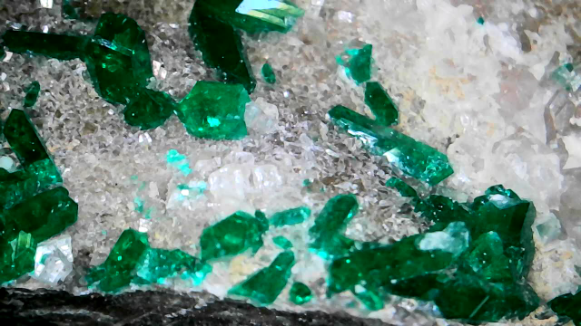 Dioptase specimen