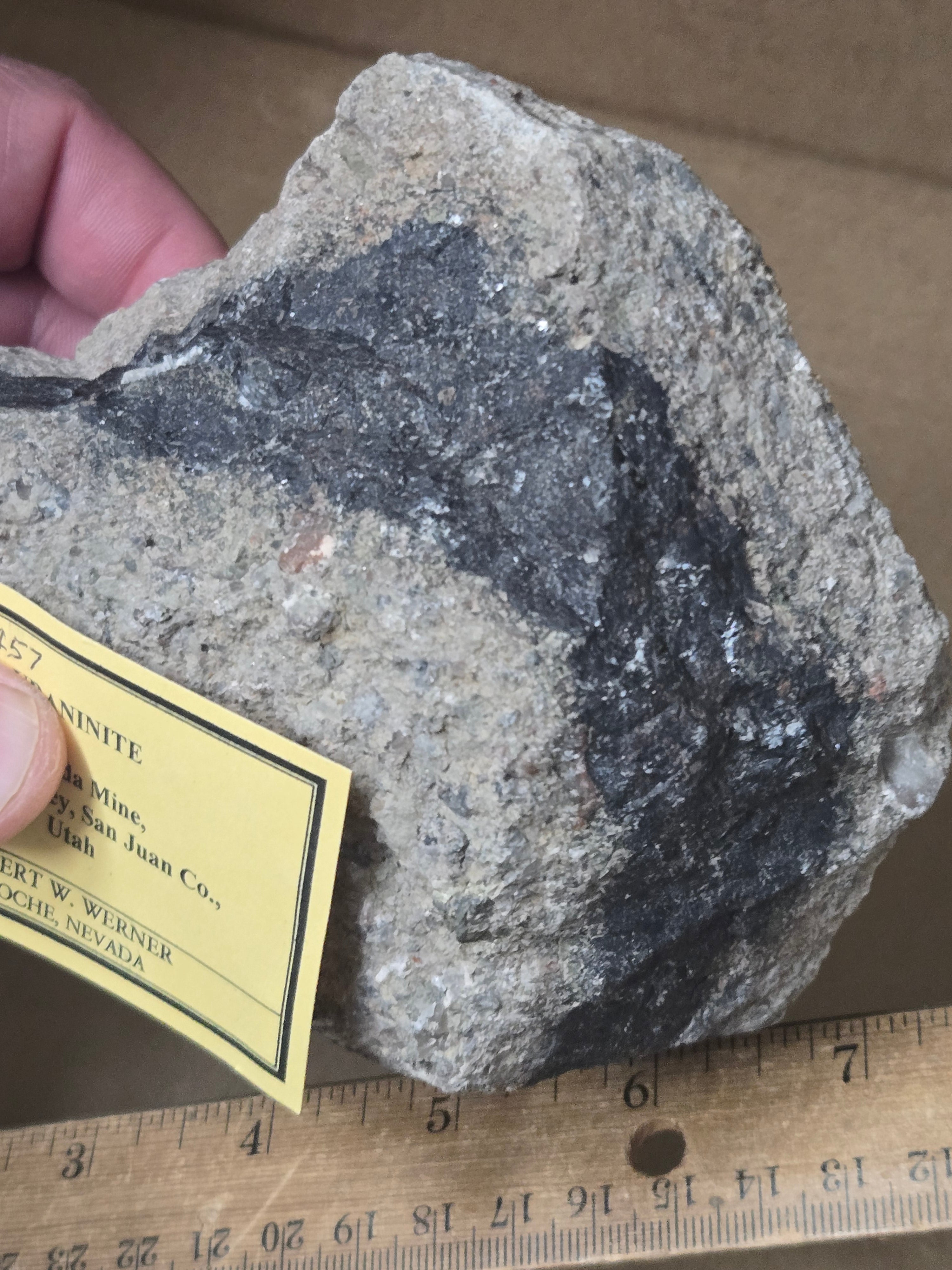 Uraninite specimen