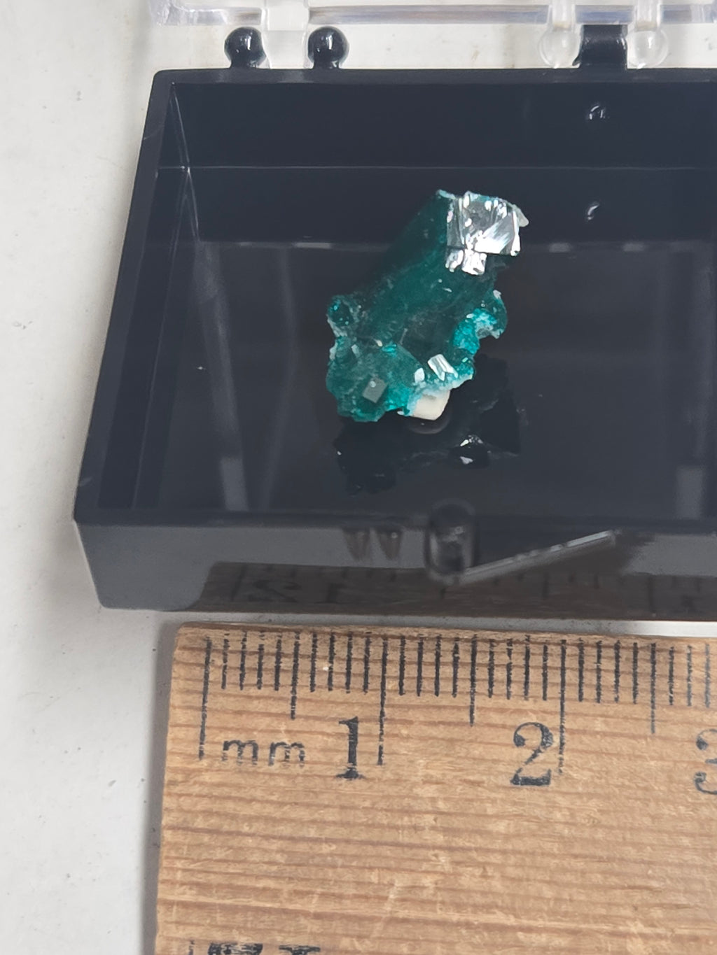 Dioptase specimen