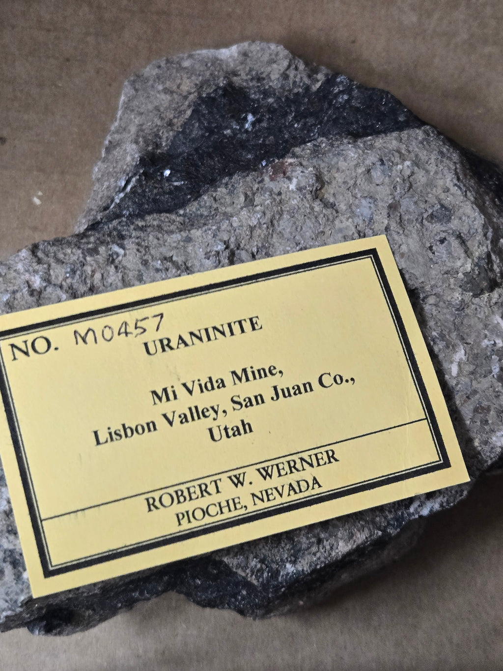 Uraninite specimen