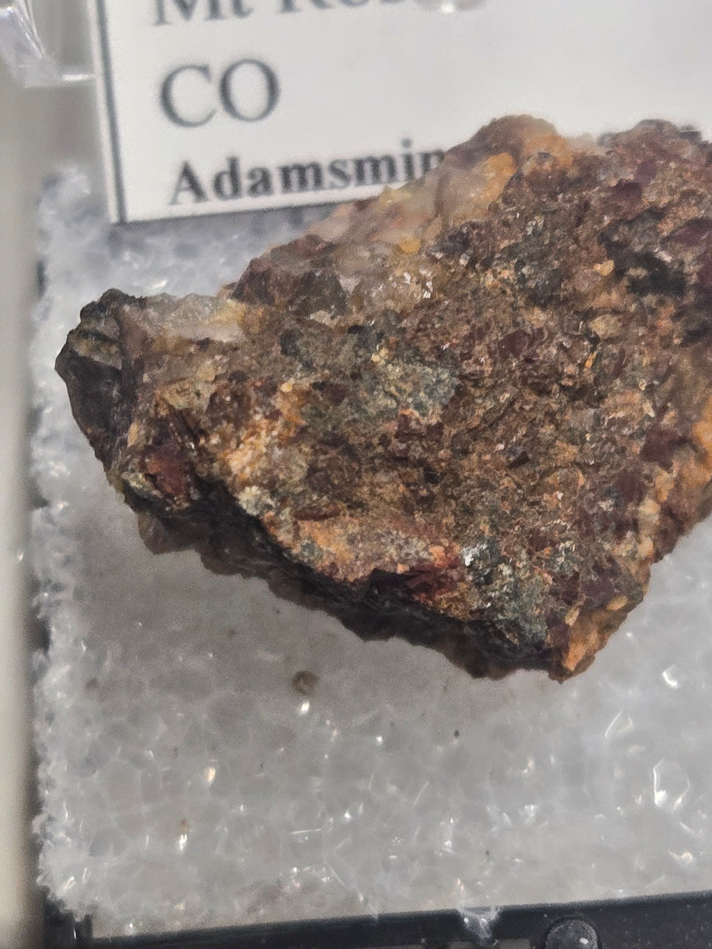 Thorite with zircon