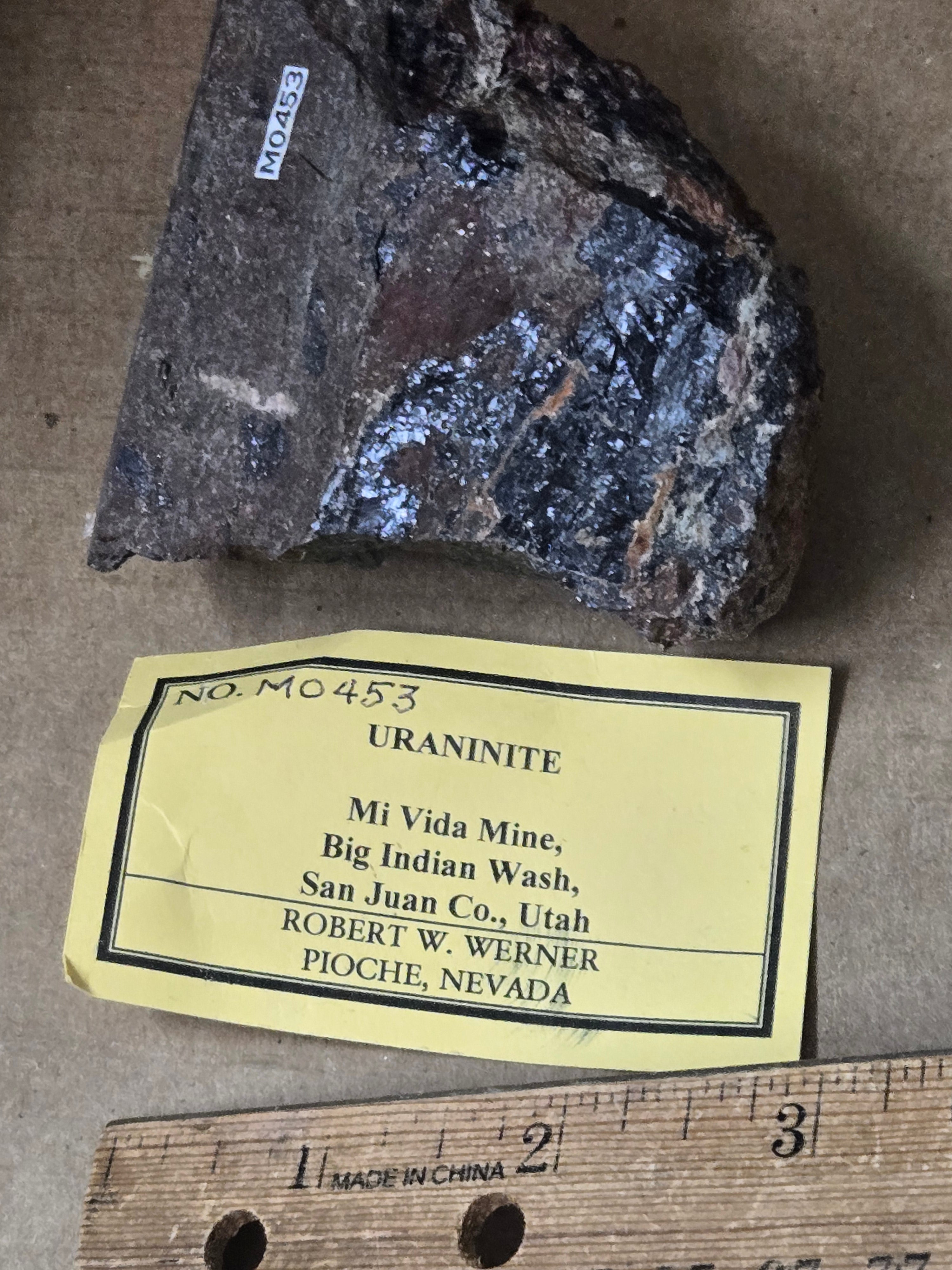 Uraninite specimen