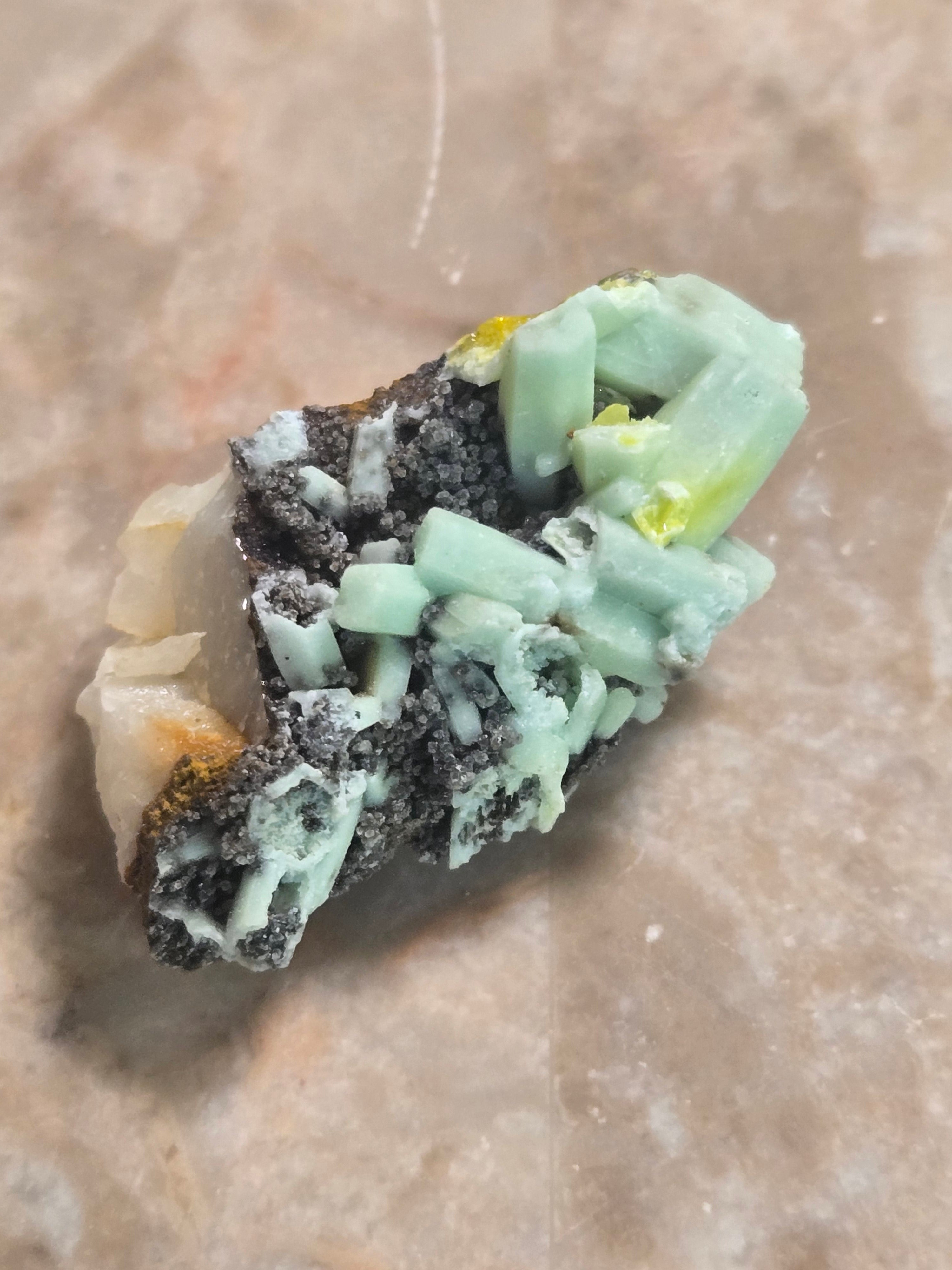 Plumbogummite on pyromorphite