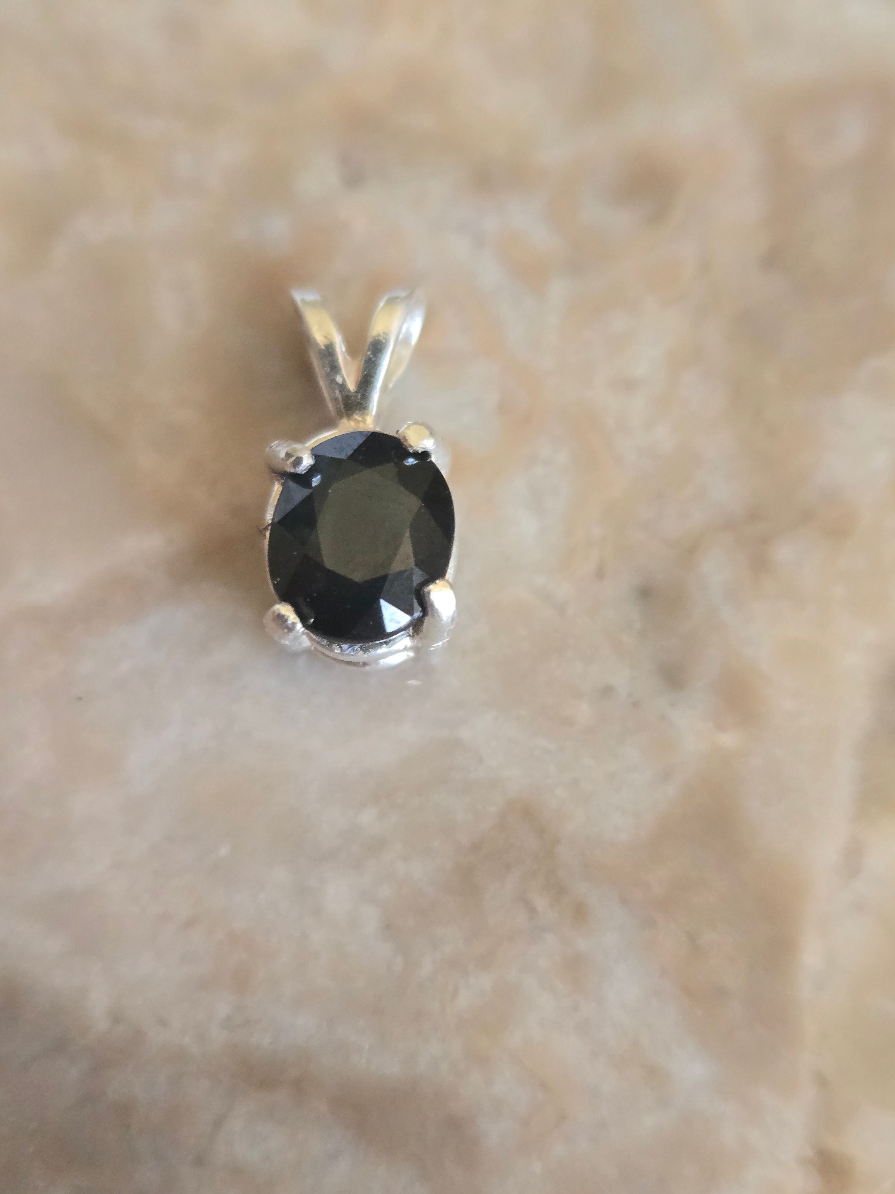 Sapphire oval pendant