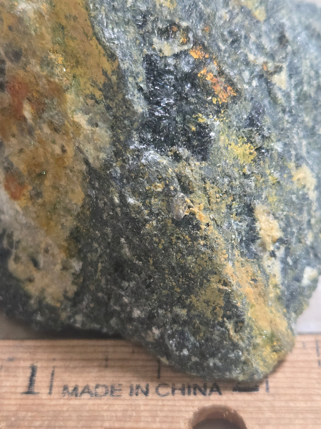 Olivenite specimen