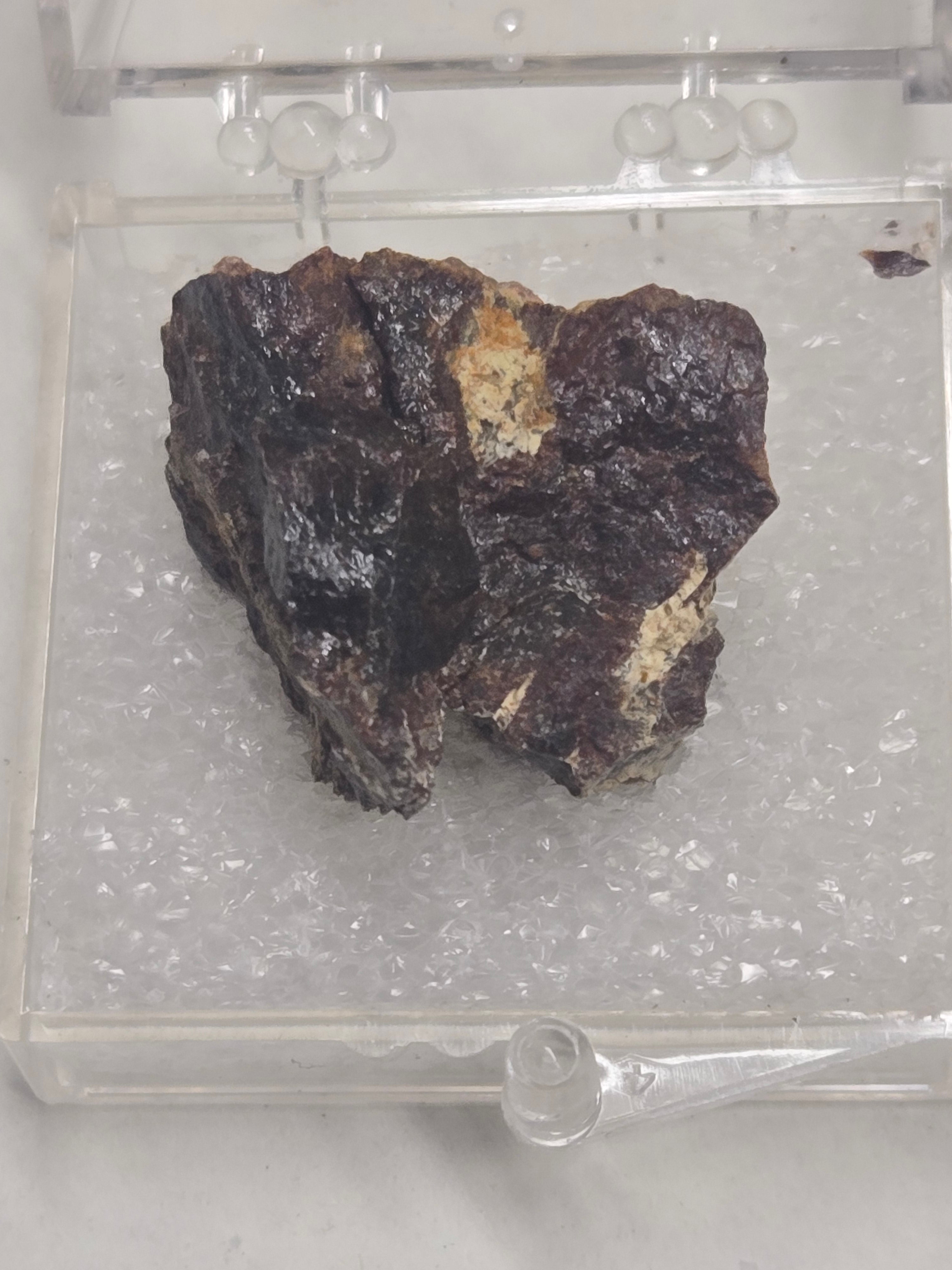 Samarskite