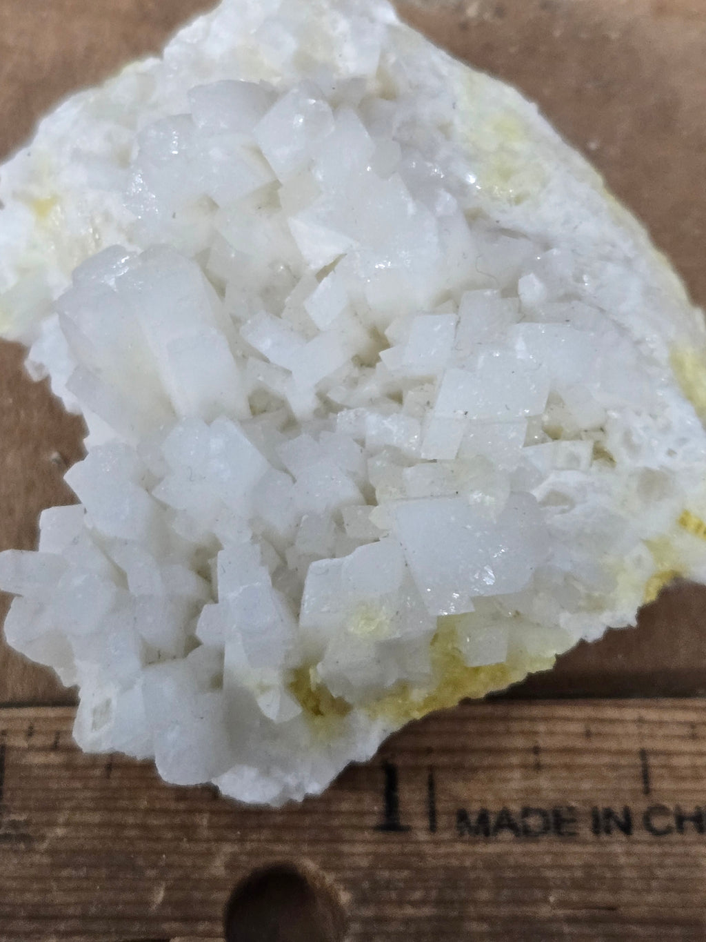 Celestite w minor Sulphur (sulfur)