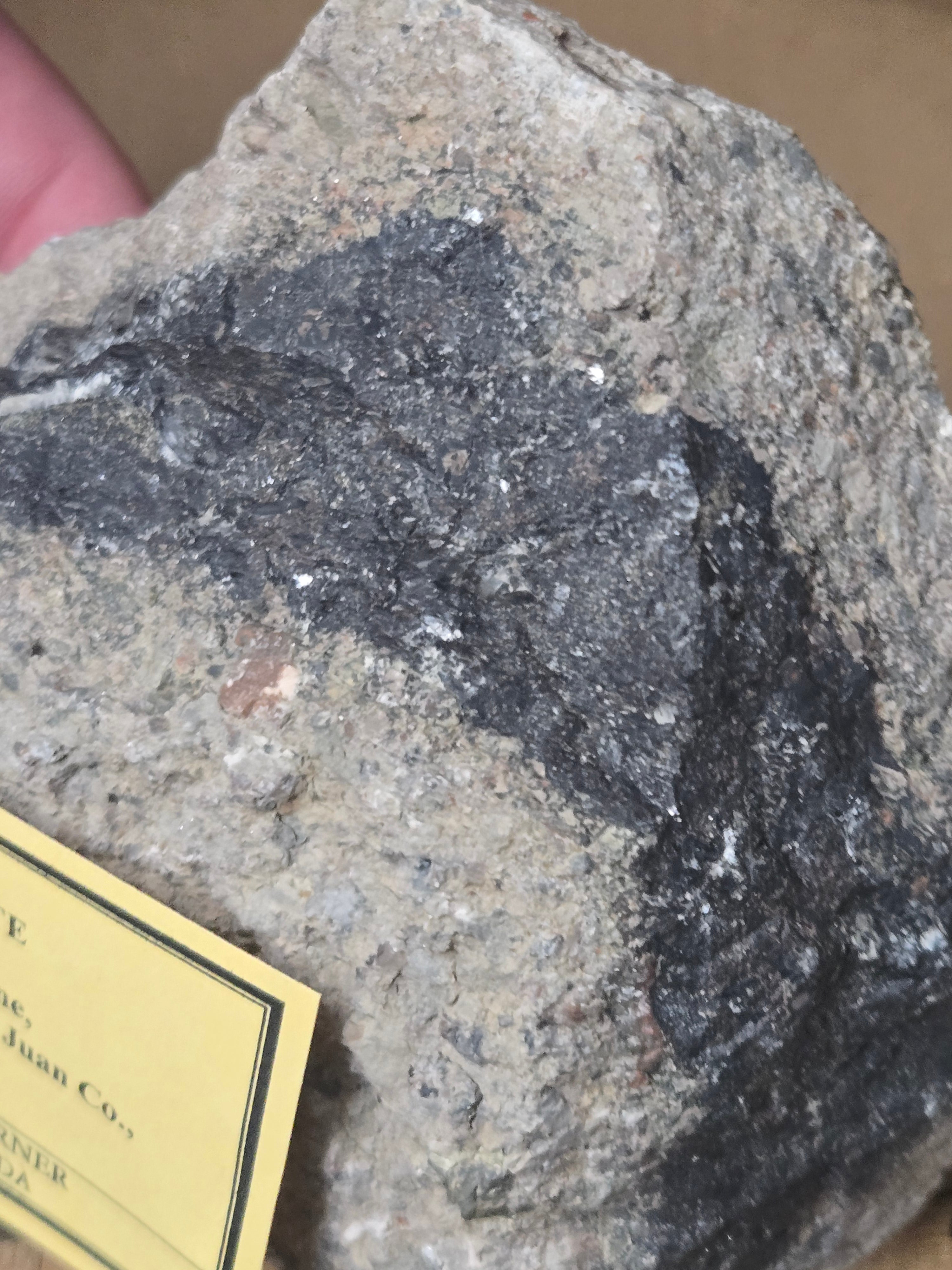 Uraninite specimen