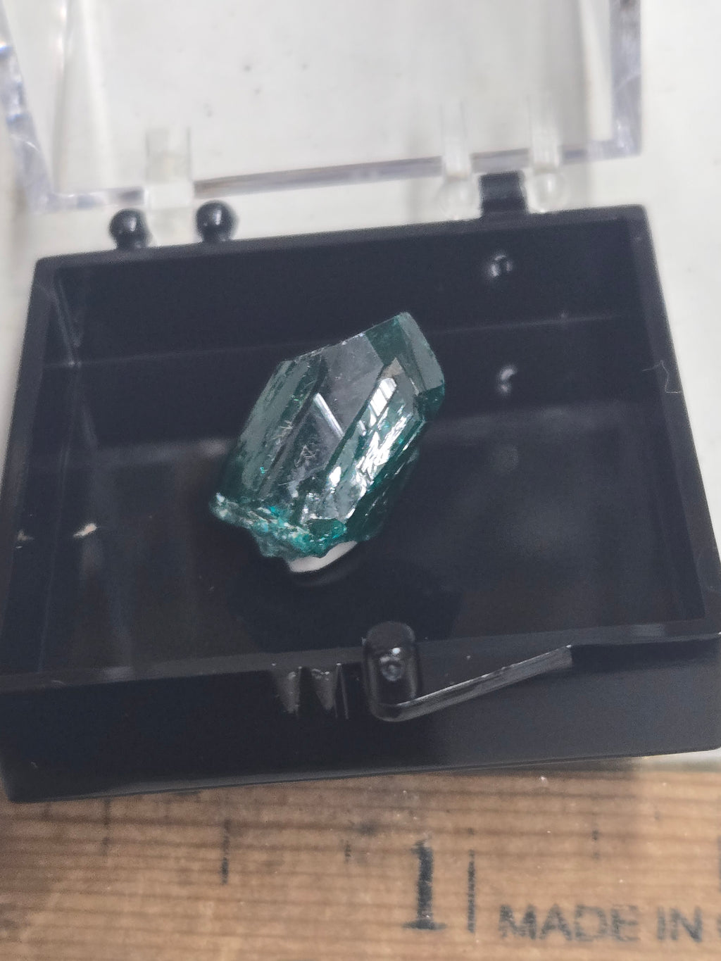 Dioptase specimen