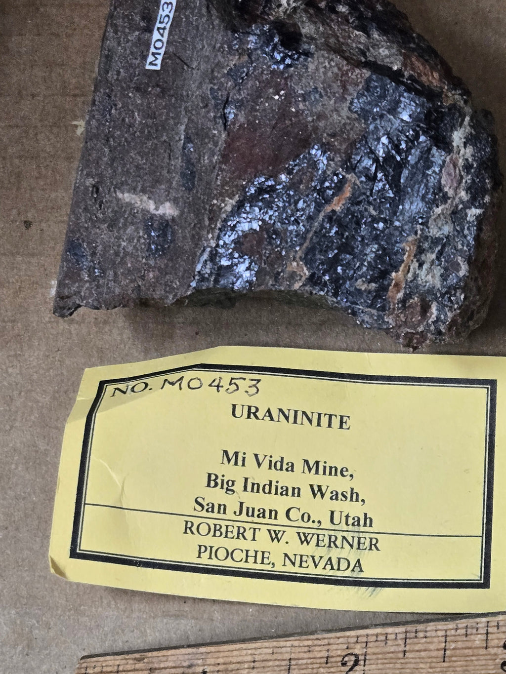 Uraninite specimen