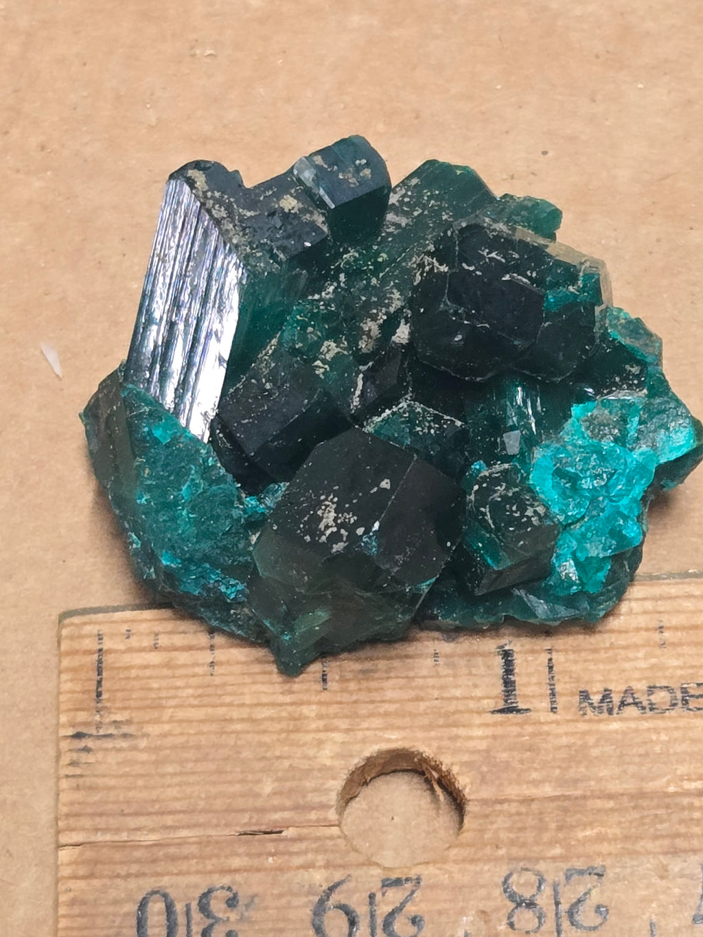 Dioptase specimen