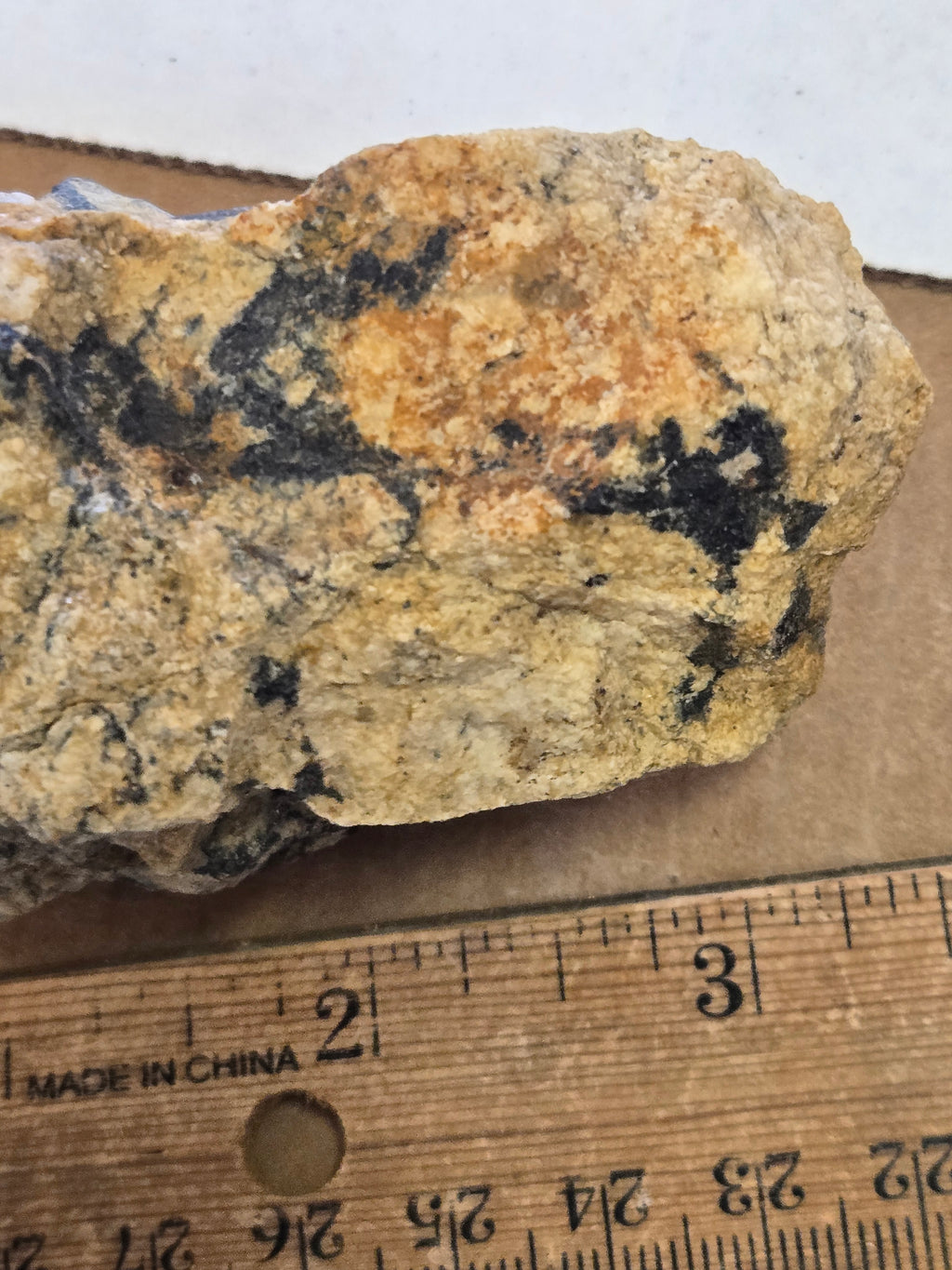 Fluorbritholite Ce