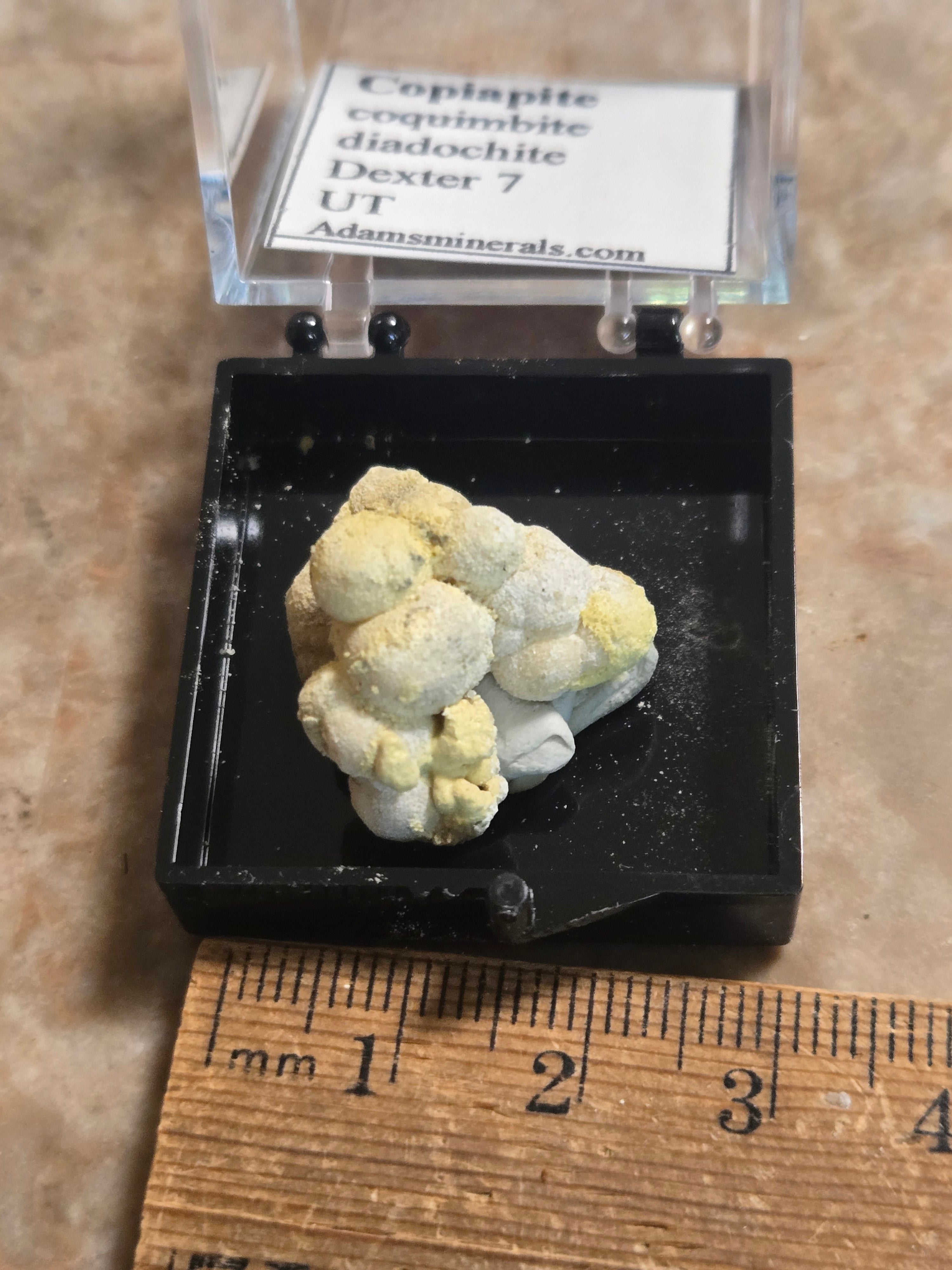 Copiapite coquimbite on diadochite