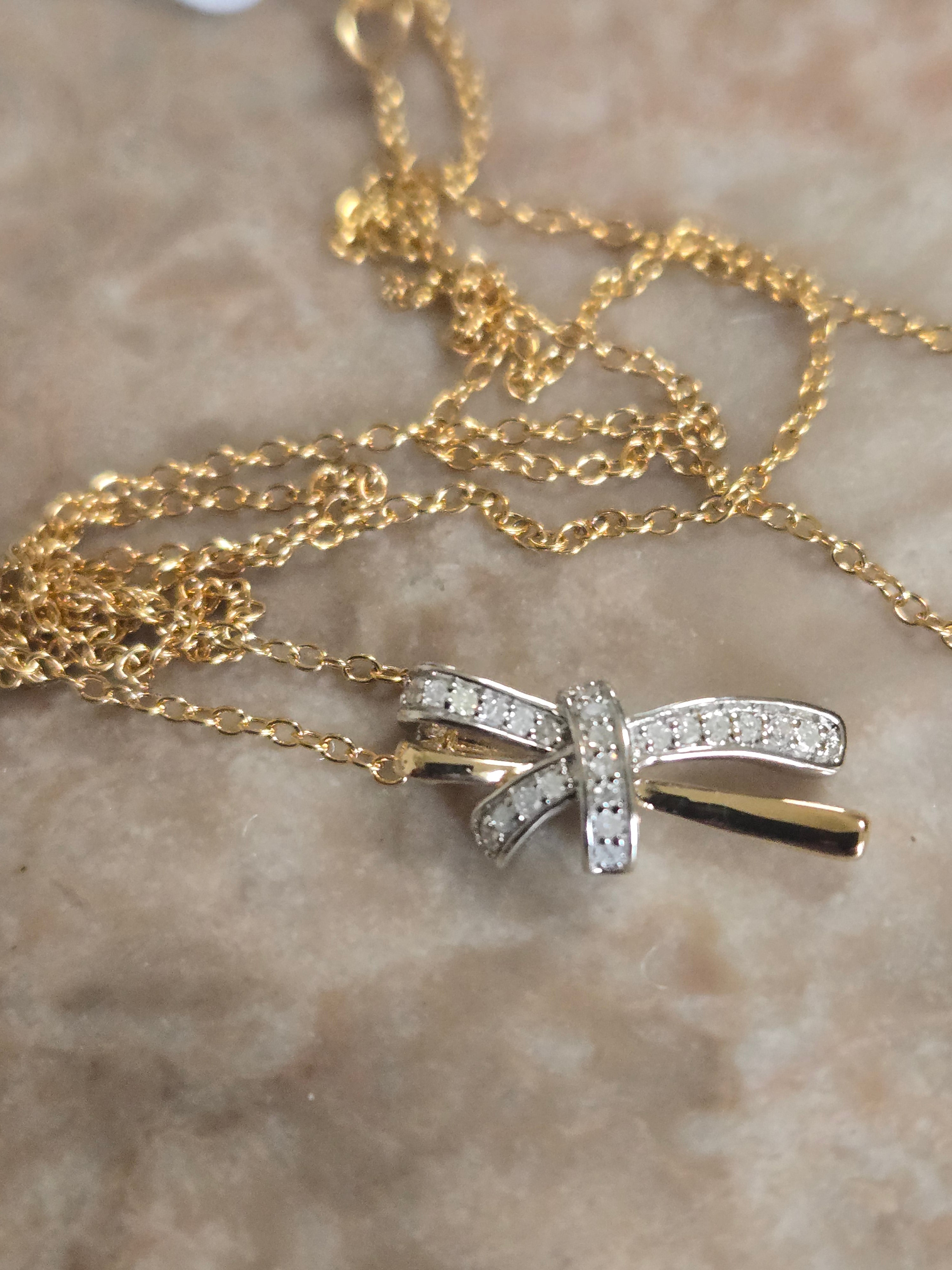 18 inch chain w bowtie pendant