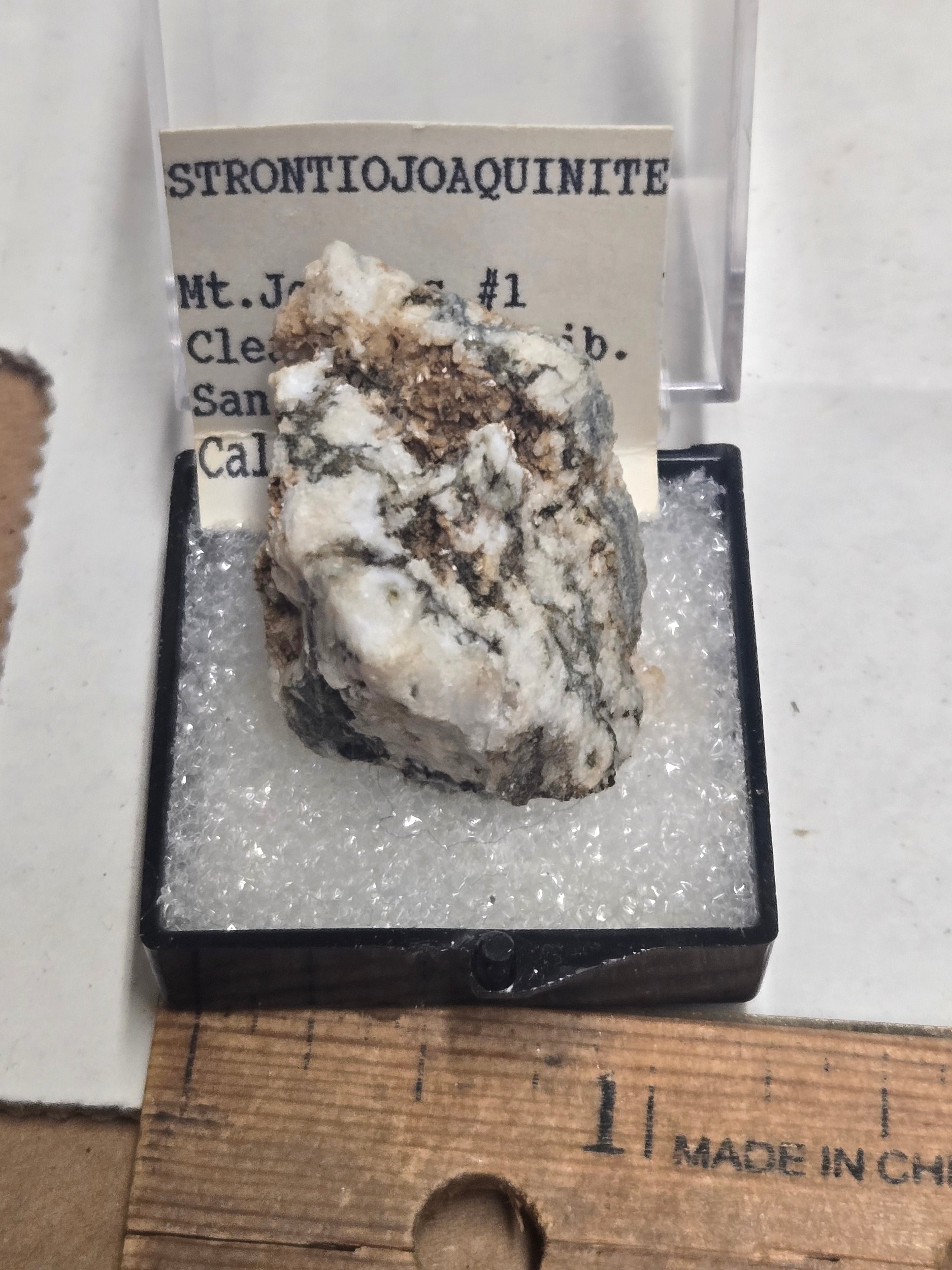 Strontiojoaquinite