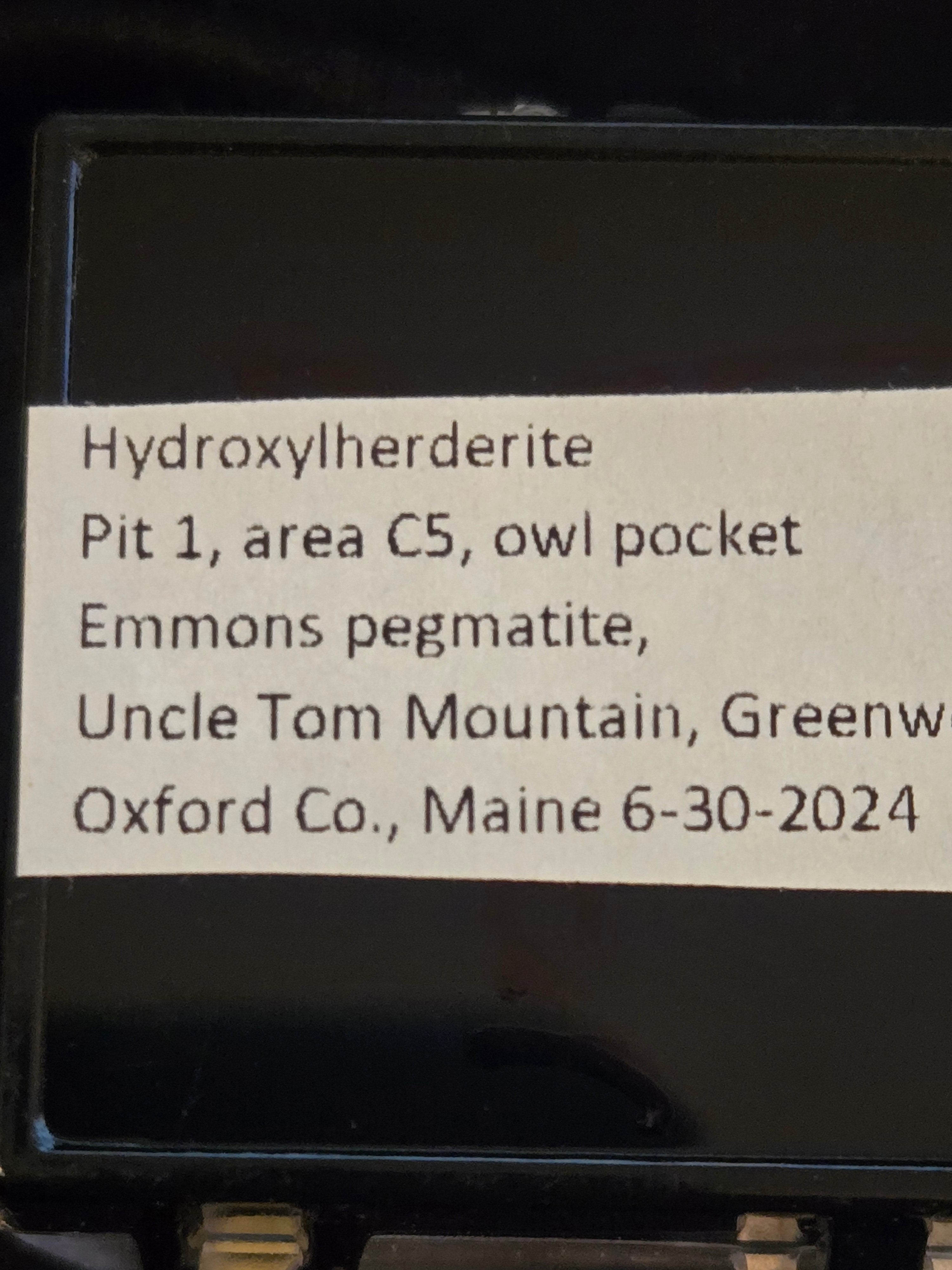 Hydroxylherderite