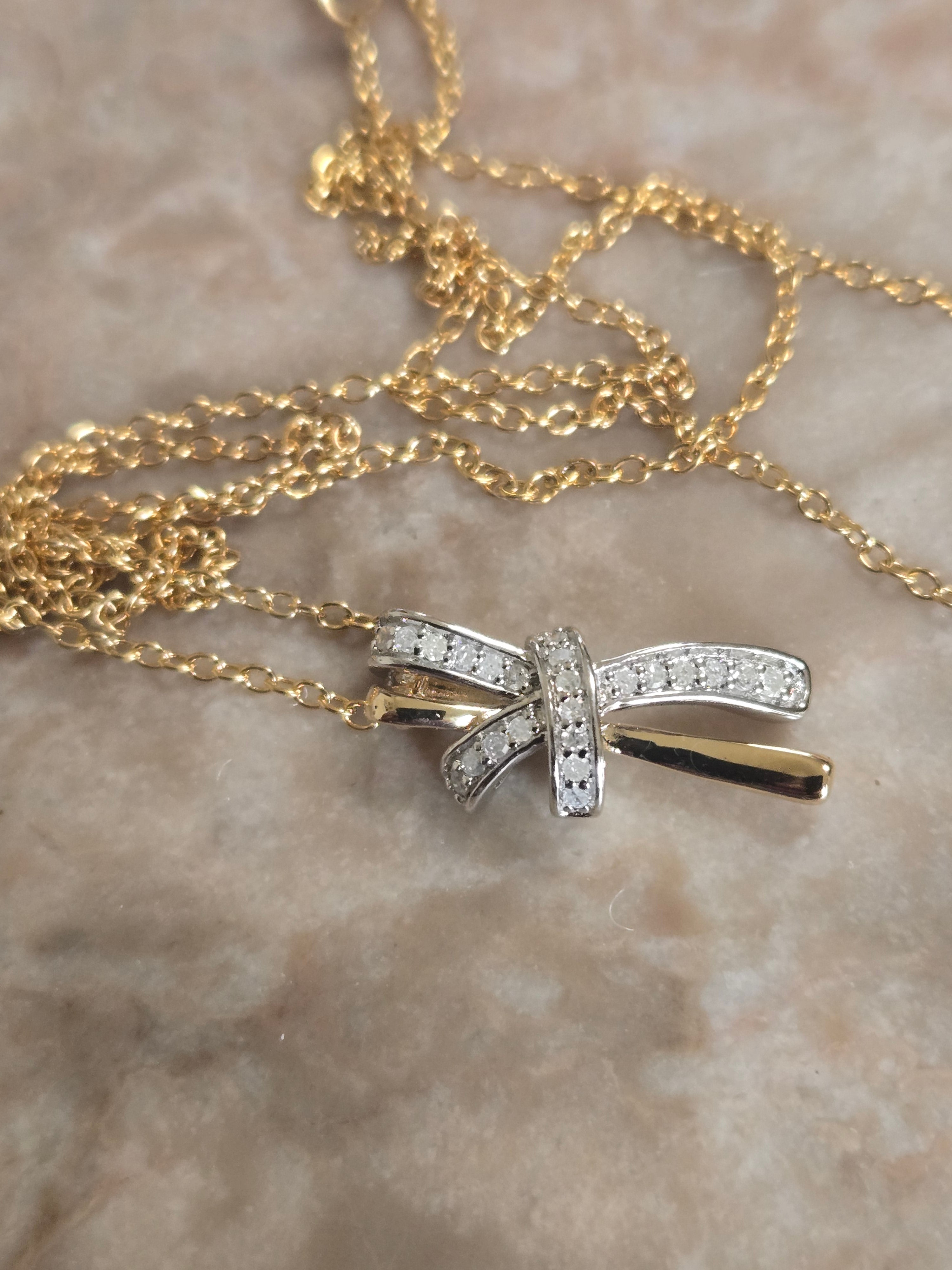 18 inch chain w bowtie pendant