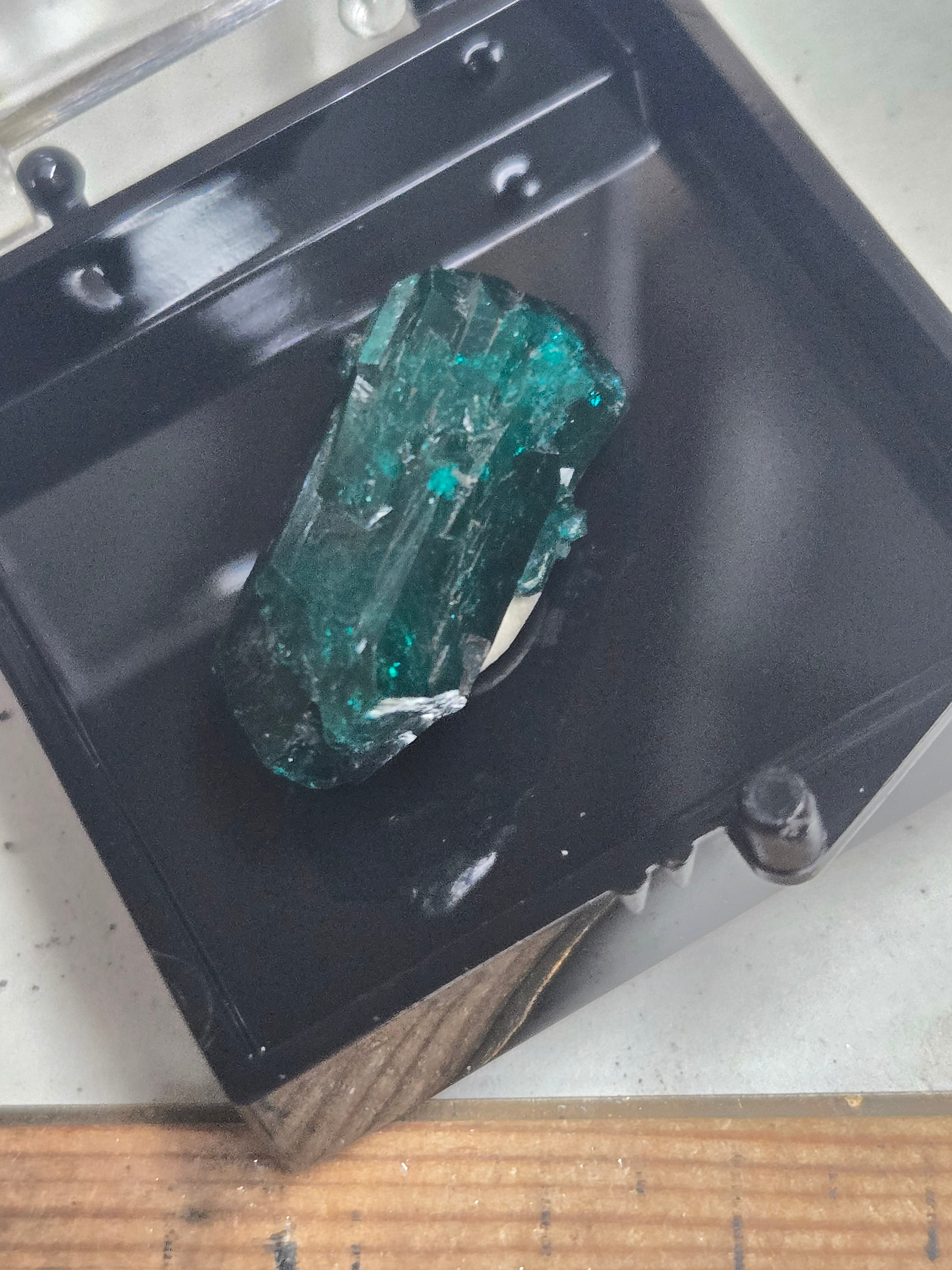 Dioptase specimen