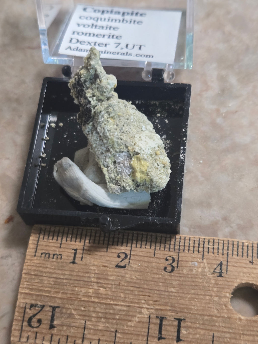 Copiapite coquimbite romerite