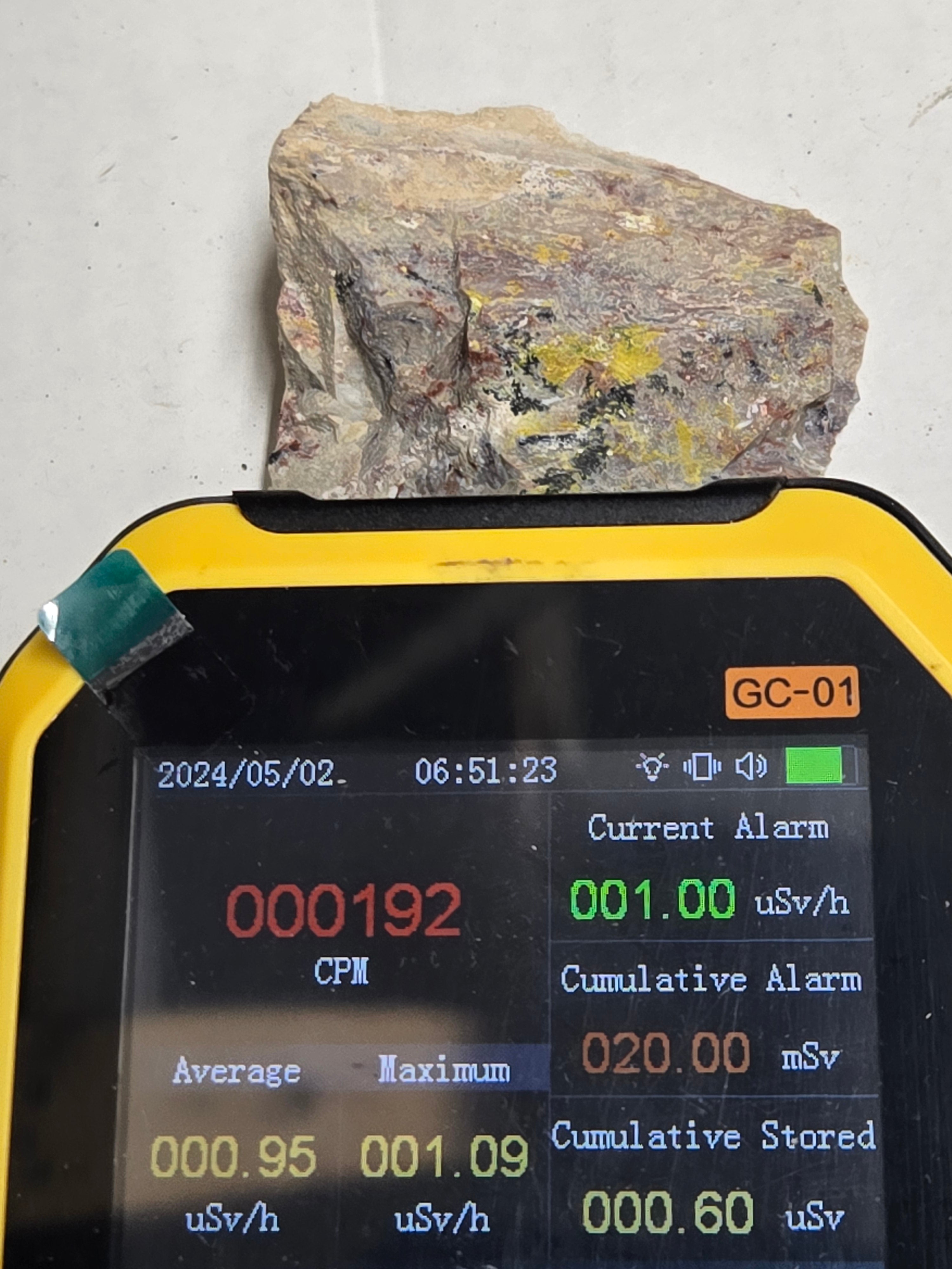 Carnotite weeksite