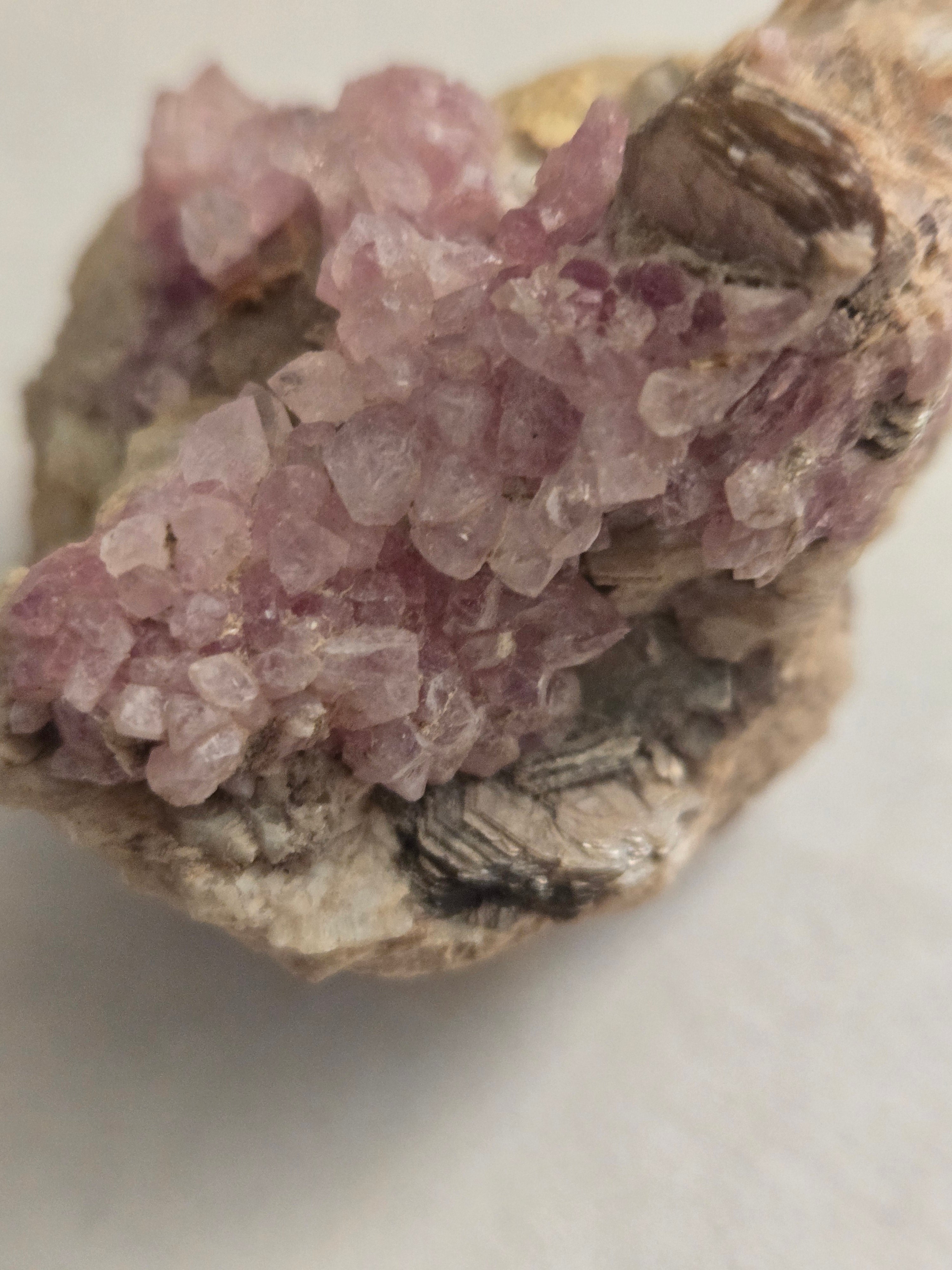 Rose quartz albite